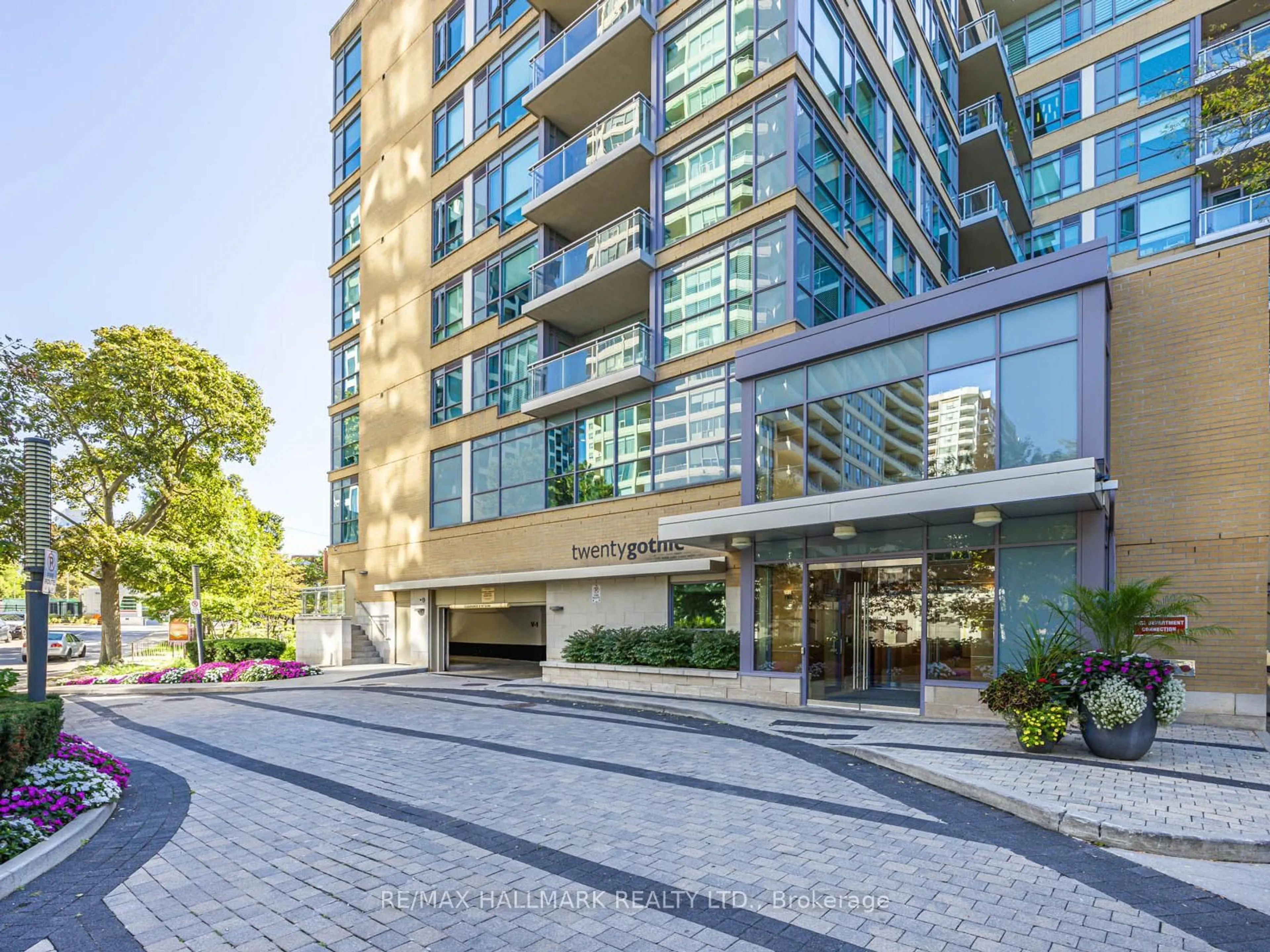 Indoor foyer for 20 Gothic Ave #721, Toronto Ontario M6P 1T5