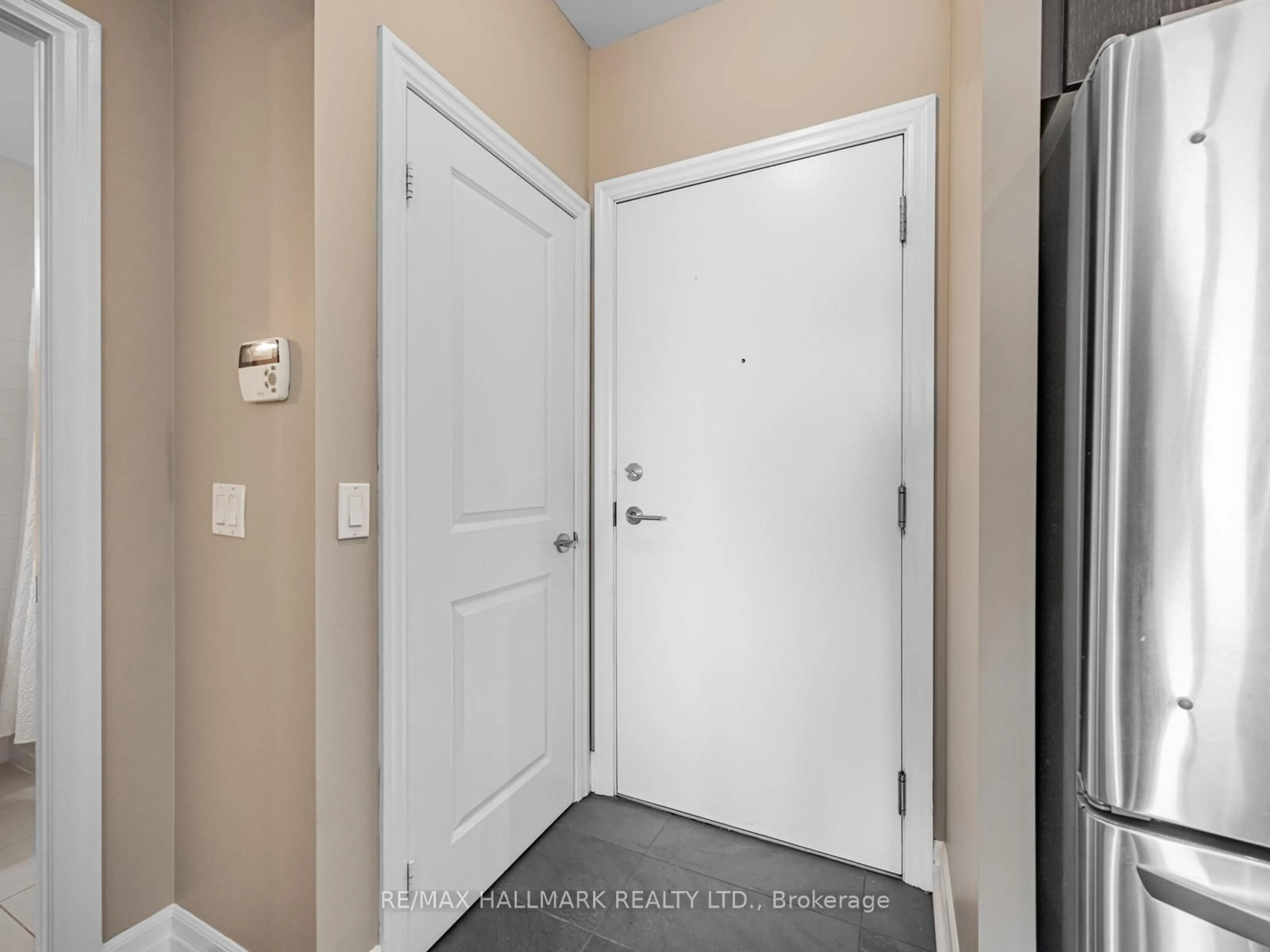 Indoor entryway for 20 Gothic Ave #721, Toronto Ontario M6P 1T5
