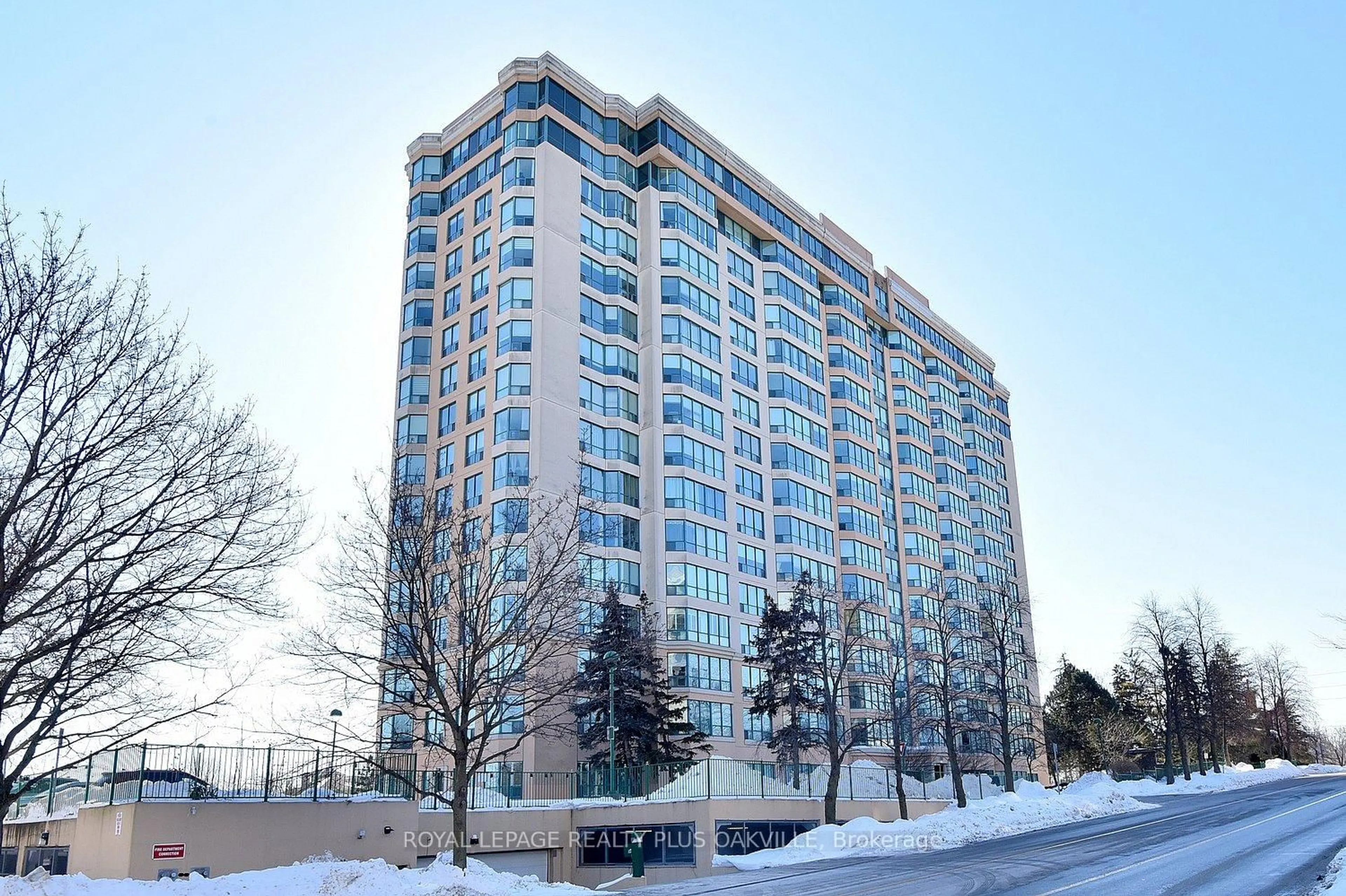 Indoor foyer for 100 Millside Dr #1105, Milton Ontario L9T 5E2
