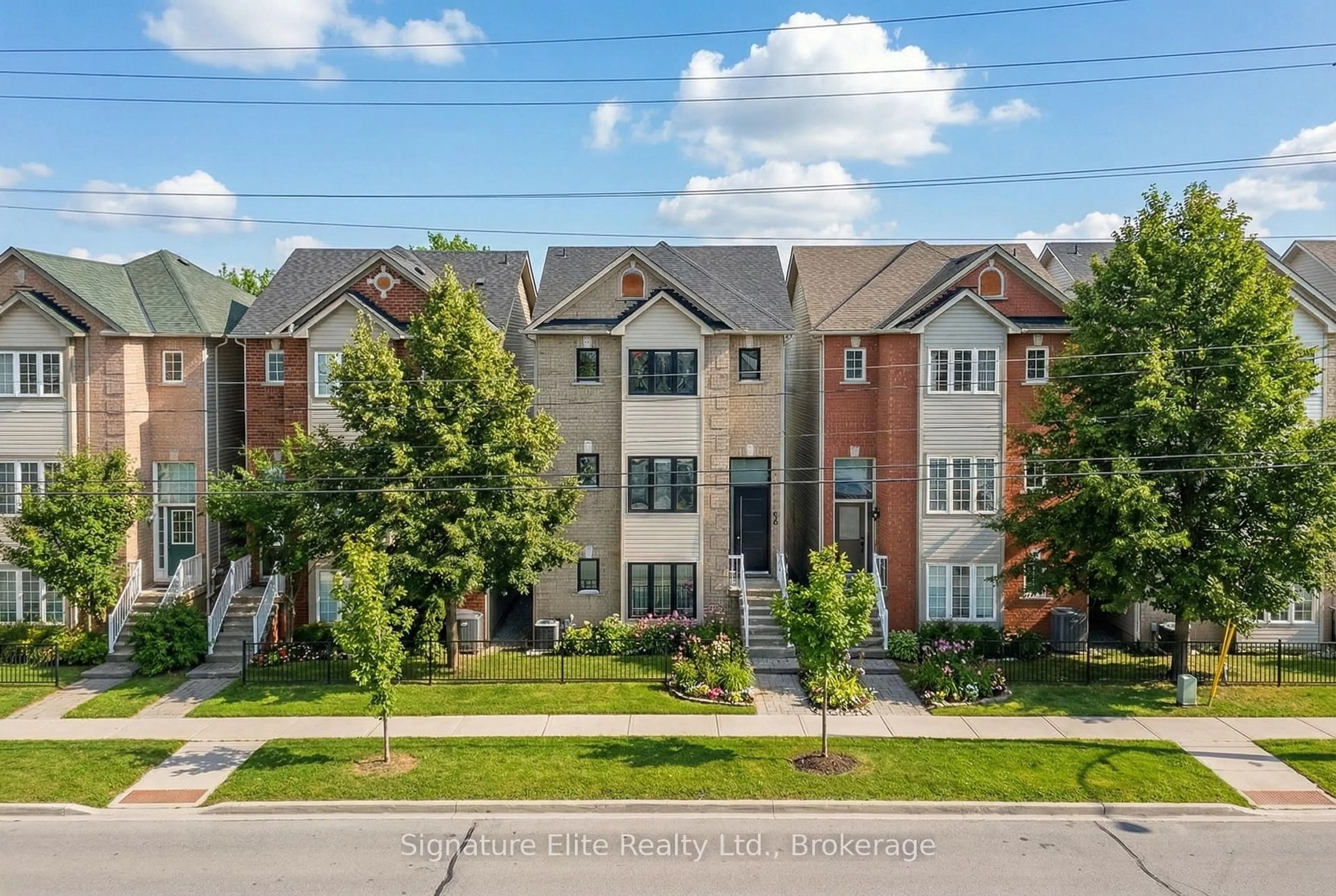 A pic from outside/outdoor area/front of a property/back of a property/a pic from drone, street for 5090 FAIRVIEW St #50, Burlington Ontario L7L 7H5