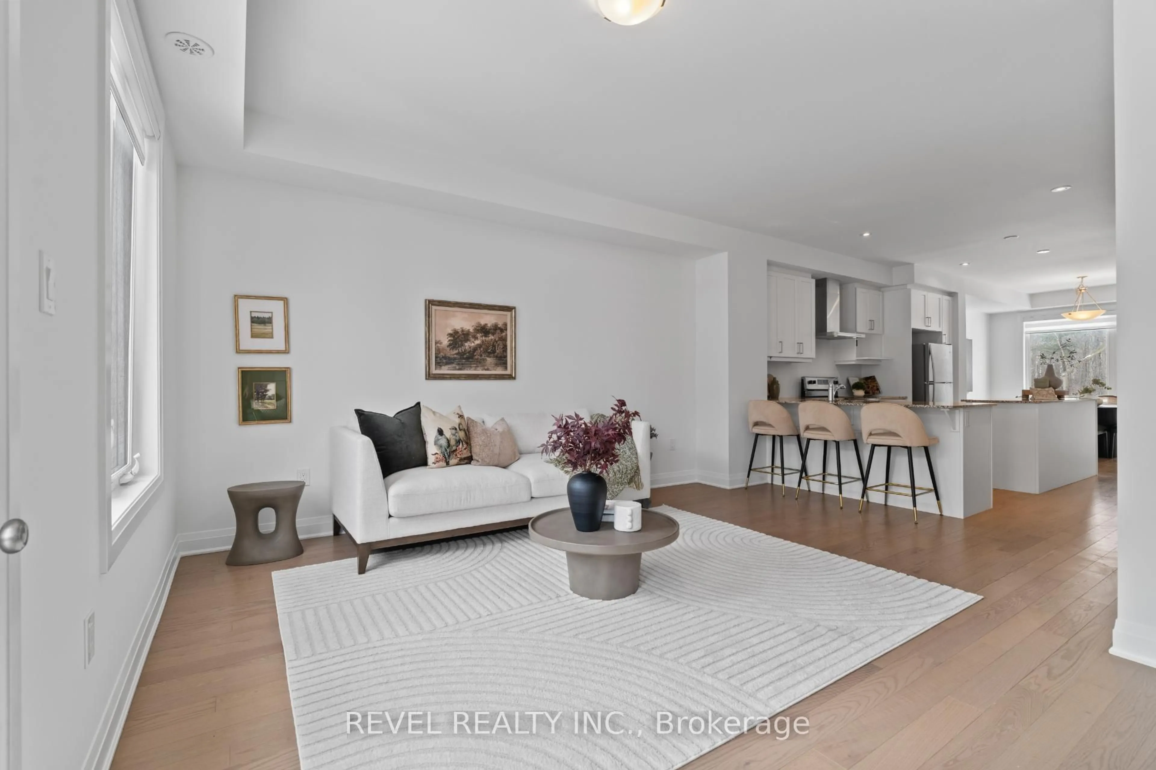 Living room with furniture, unknown for 4064 Kadic Terr, Mississauga Ontario L5M 2S8