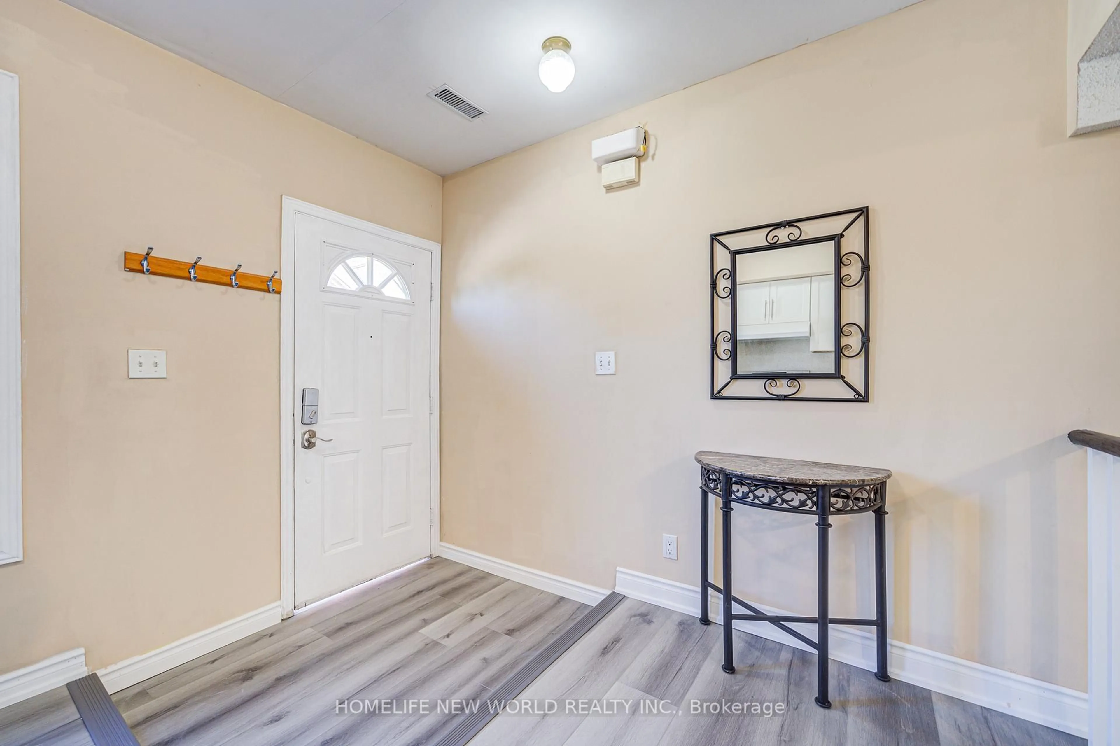 Indoor entryway for 3895 Doug Leavens Blvd #23, Mississauga Ontario L5N 7G1