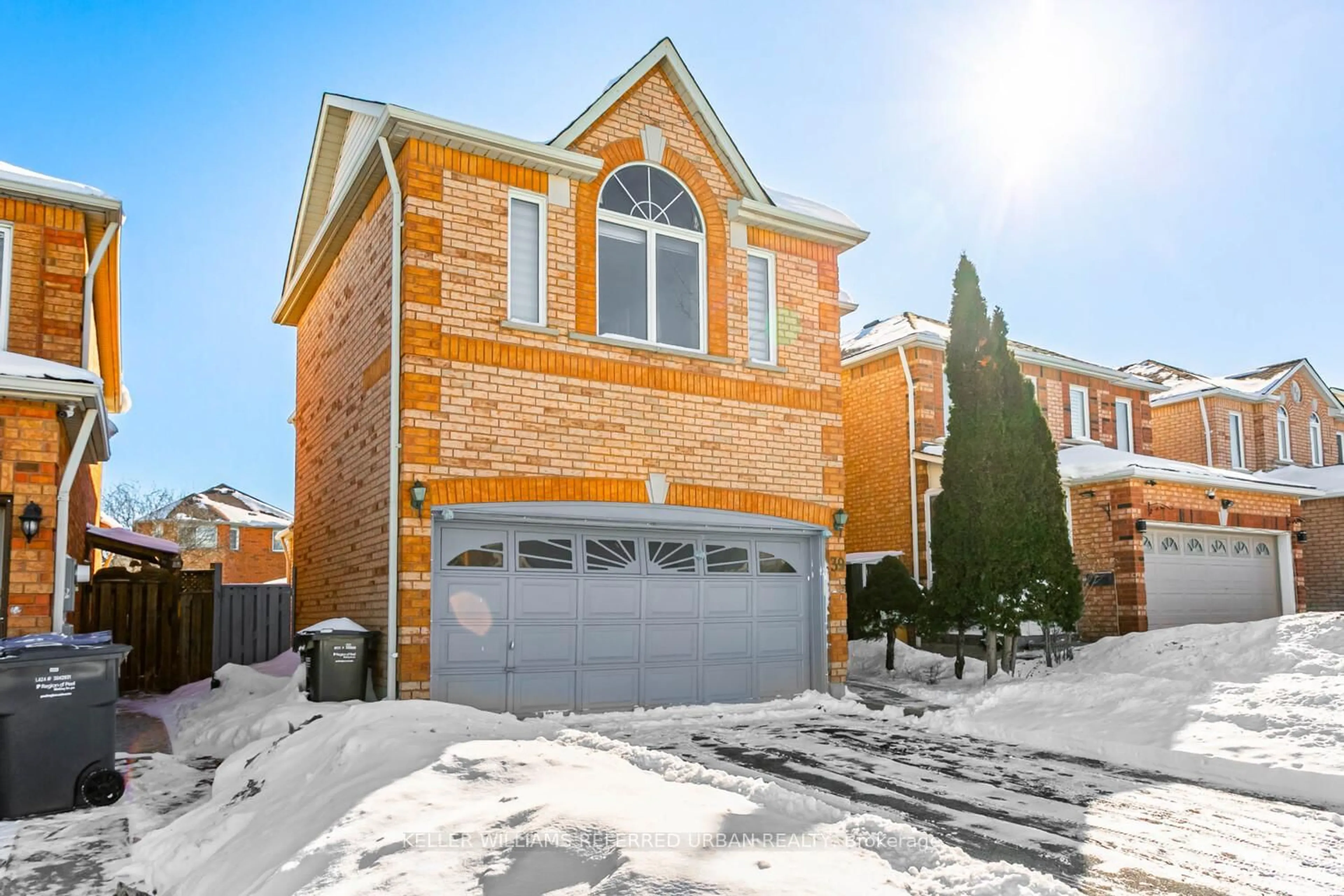 Home with brick exterior material, street for 39 Summerdale Cres, Brampton Ontario L6X 4V9