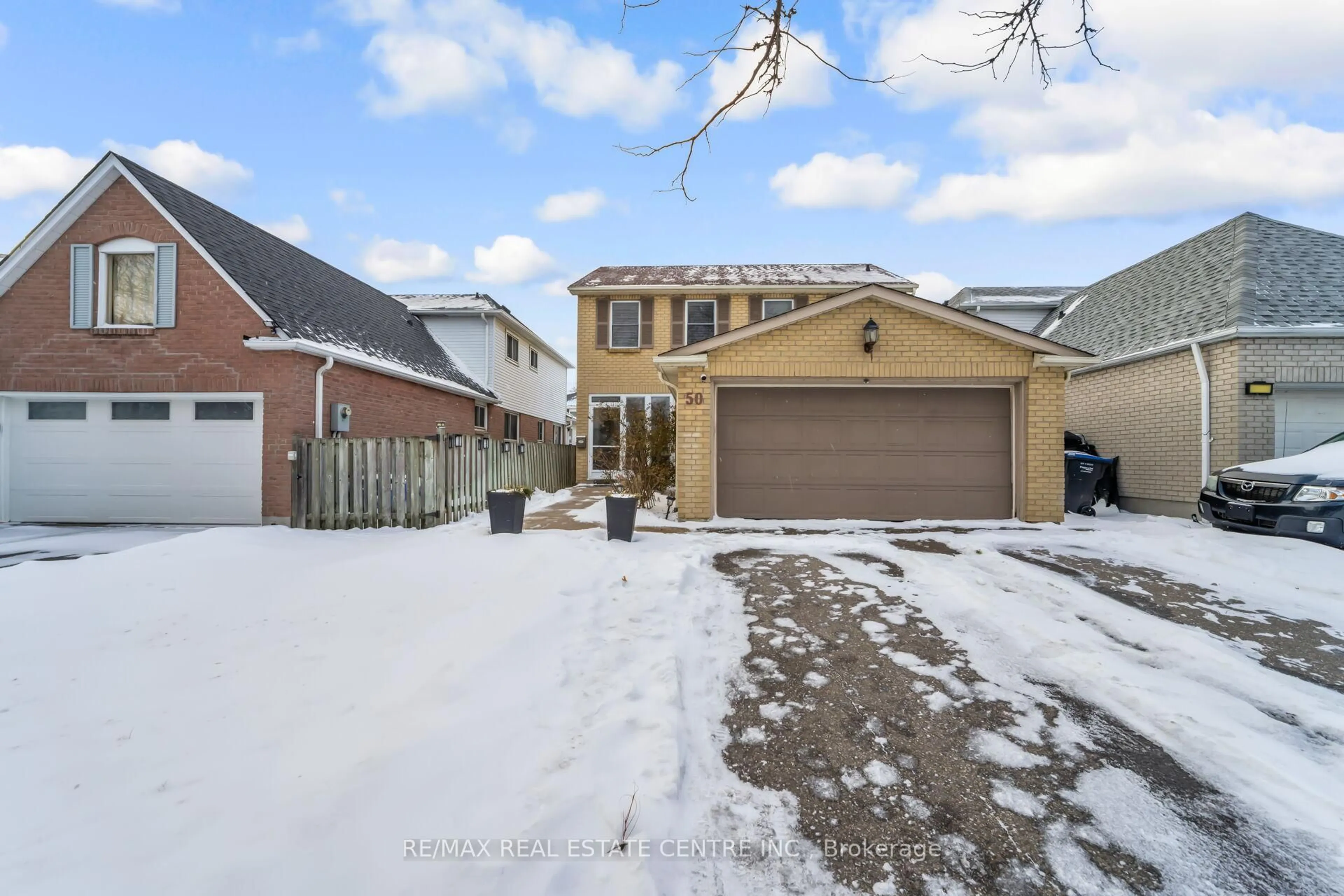 A pic from outside/outdoor area/front of a property/back of a property/a pic from drone, street for 50 Lacewood Cres, Brampton Ontario L6S 3K4