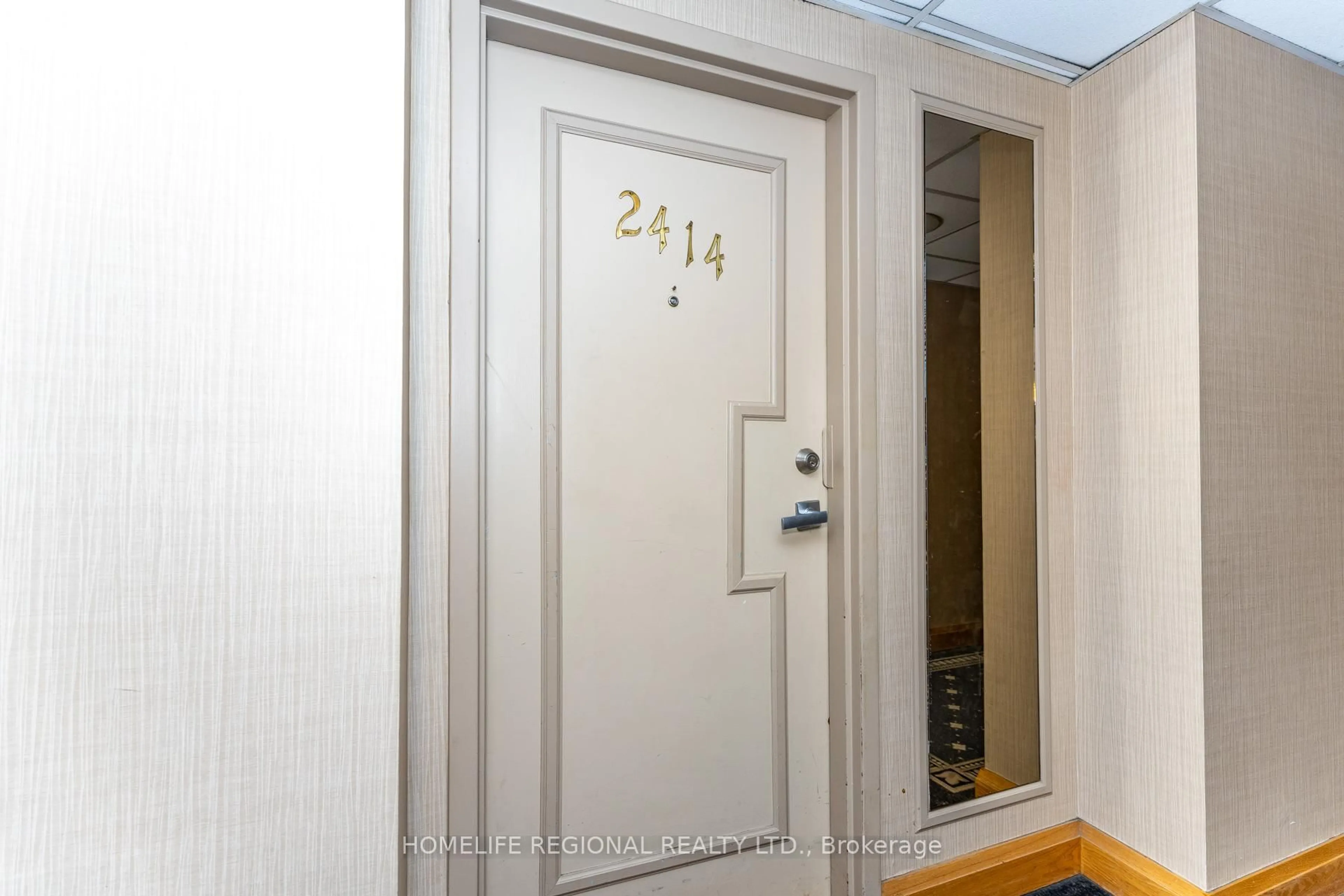 Indoor foyer for 10 Martha Eaton Way #PH14-2414, Toronto Ontario M6M 5B3