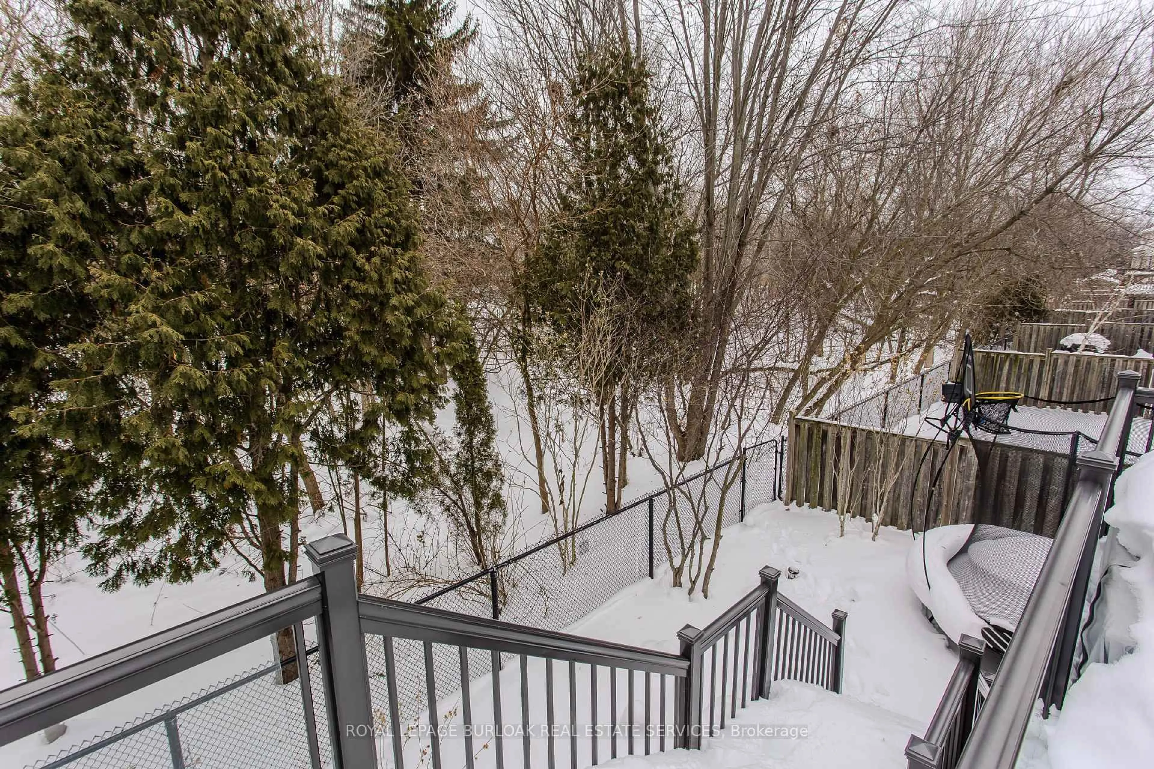 Patio, unknown for 3202 Steeplechase Dr, Burlington Ontario L7M 0C4