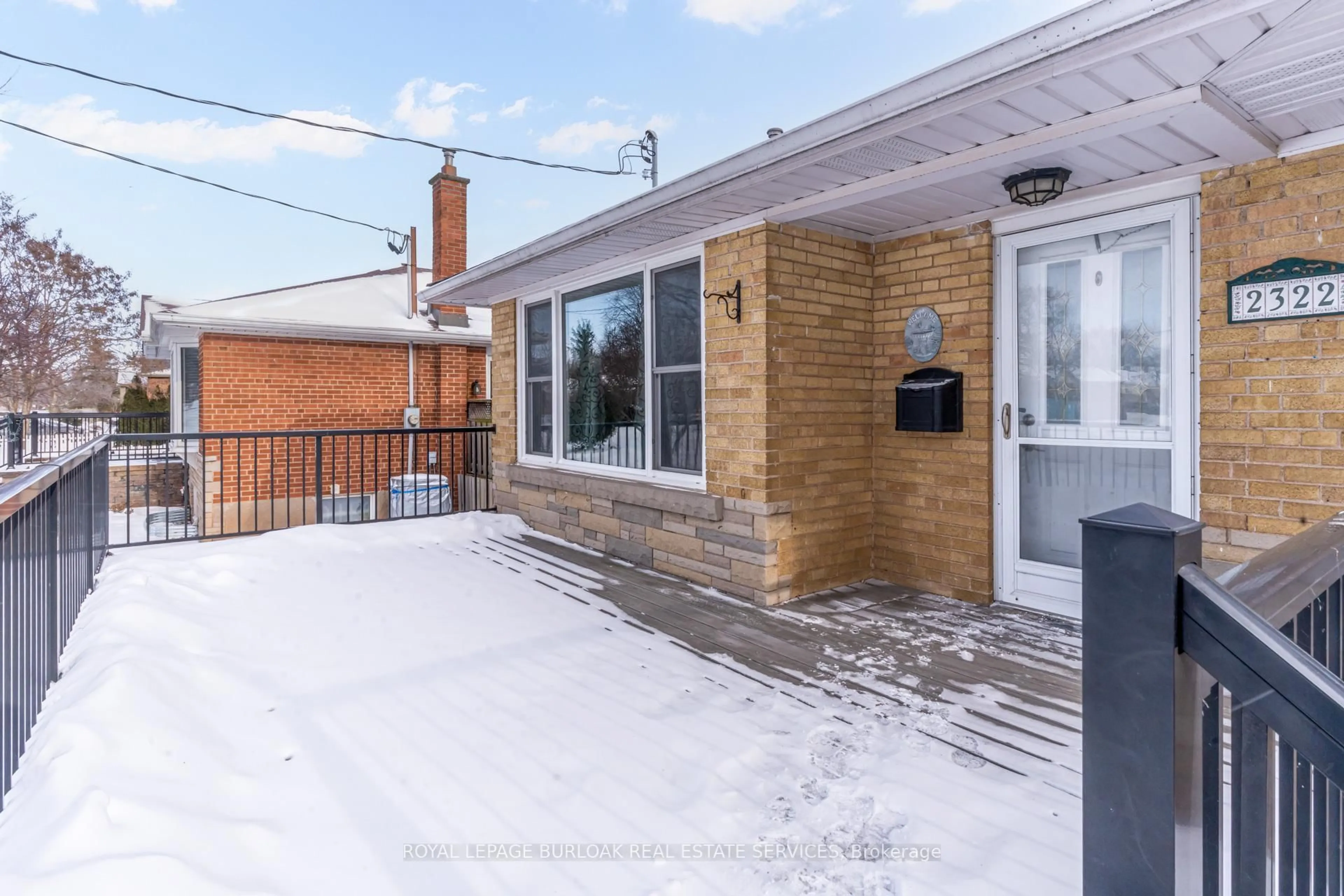 Patio, street for 2322 Redfern Rd, Burlington Ontario L7R 1X3