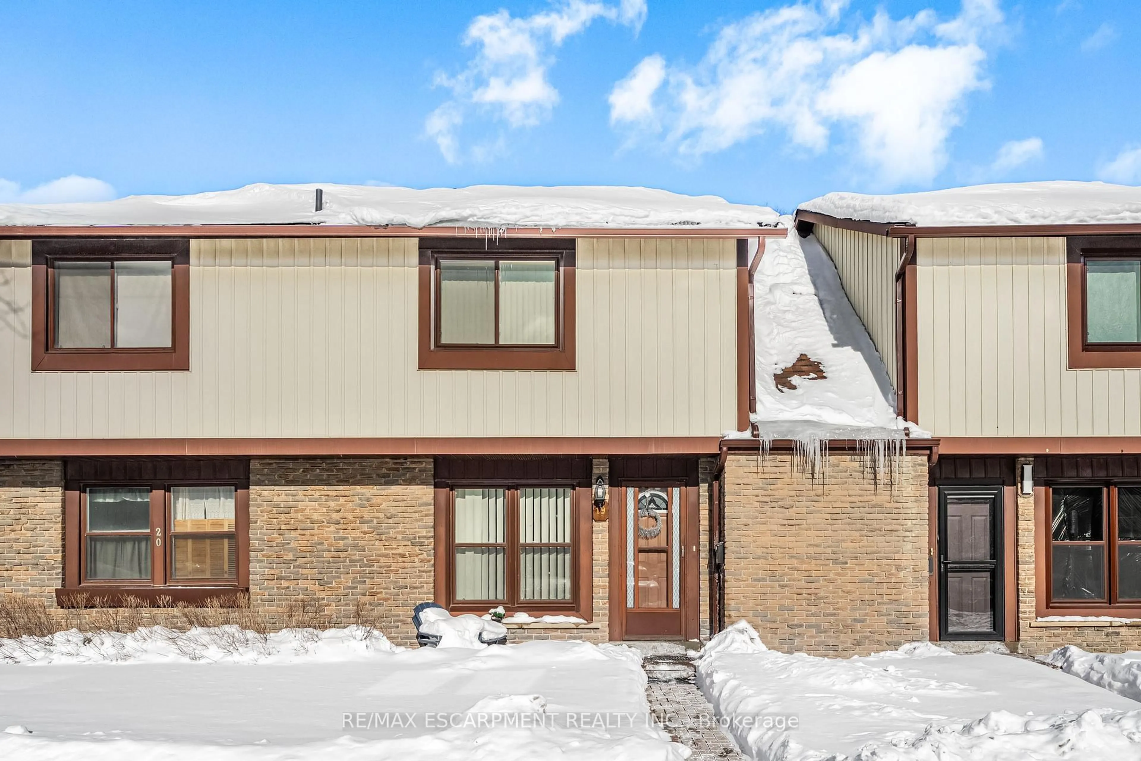 Home with brick exterior material, street for 6650 Falconer Dr #19, Mississauga Ontario L5N 1B5