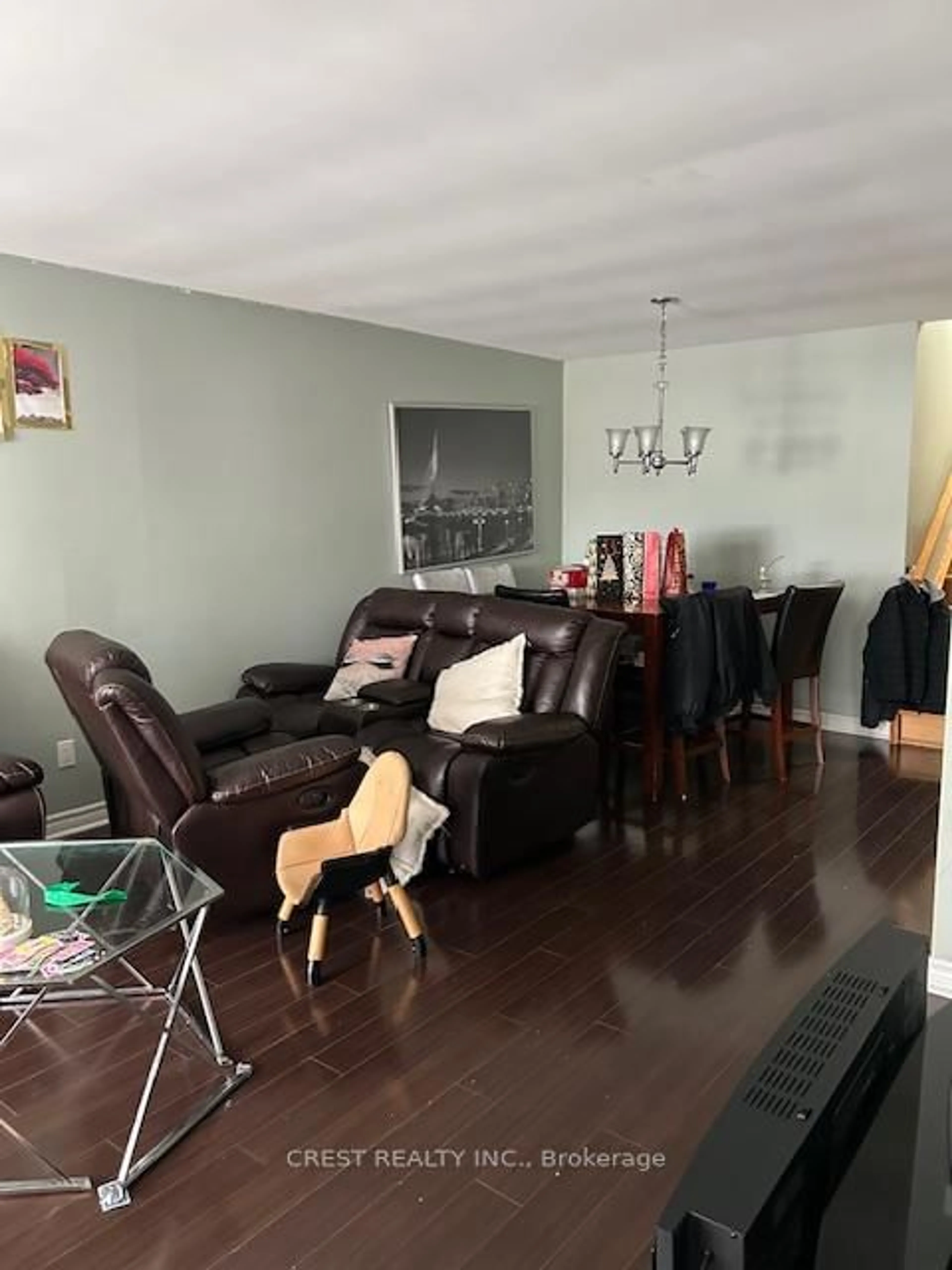 A pic of a room for 8 Holgate Crt, Brampton Ontario L6Z 1S1