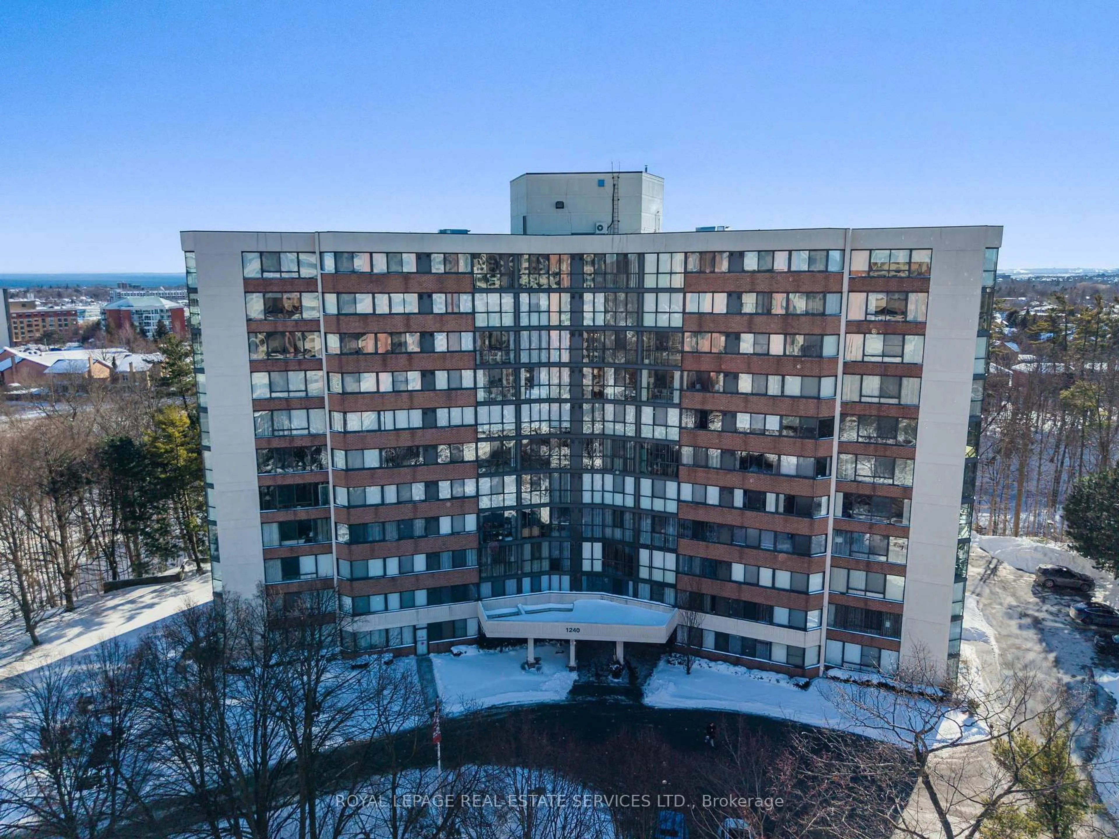 A pic from outside/outdoor area/front of a property/back of a property/a pic from drone, city buildings view from balcony for 1240 Marlborough Crt #110, Oakville Ontario L6H 3K7