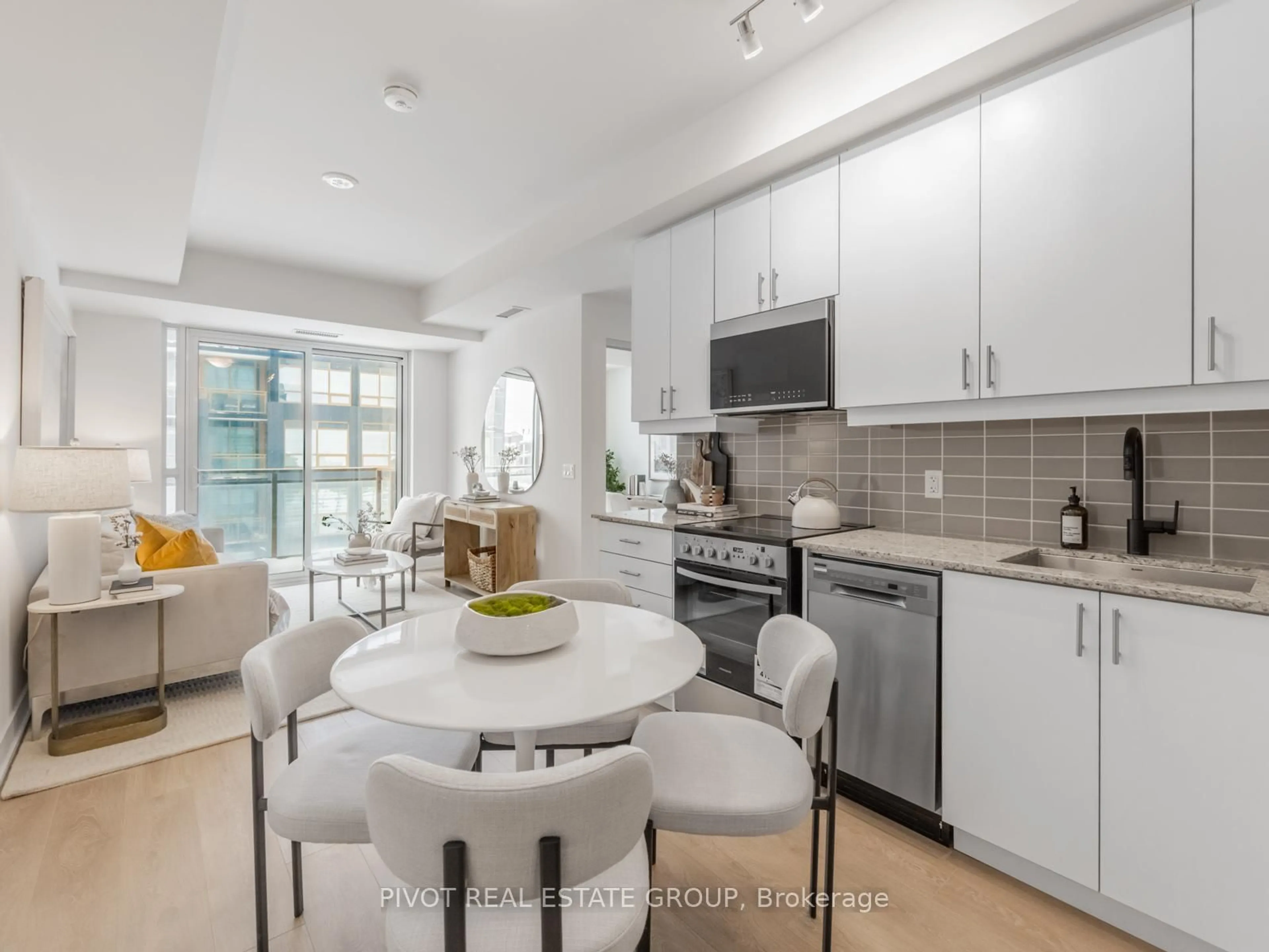 Open concept kitchen, ceramic/tile floor for 2333 Khalsa Gate #324, Oakville Ontario L6M 0X7