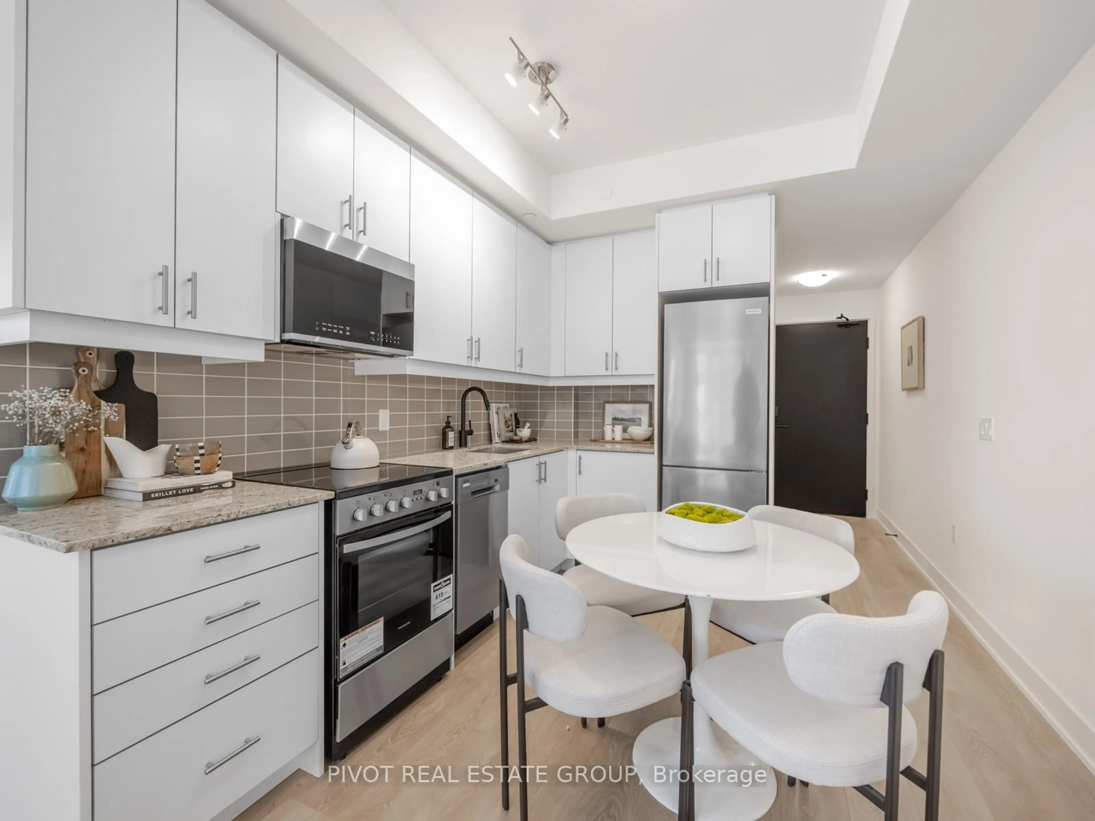 Standard kitchen, ceramic/tile floor for 2333 Khalsa Gate #324, Oakville Ontario L6M 0X7