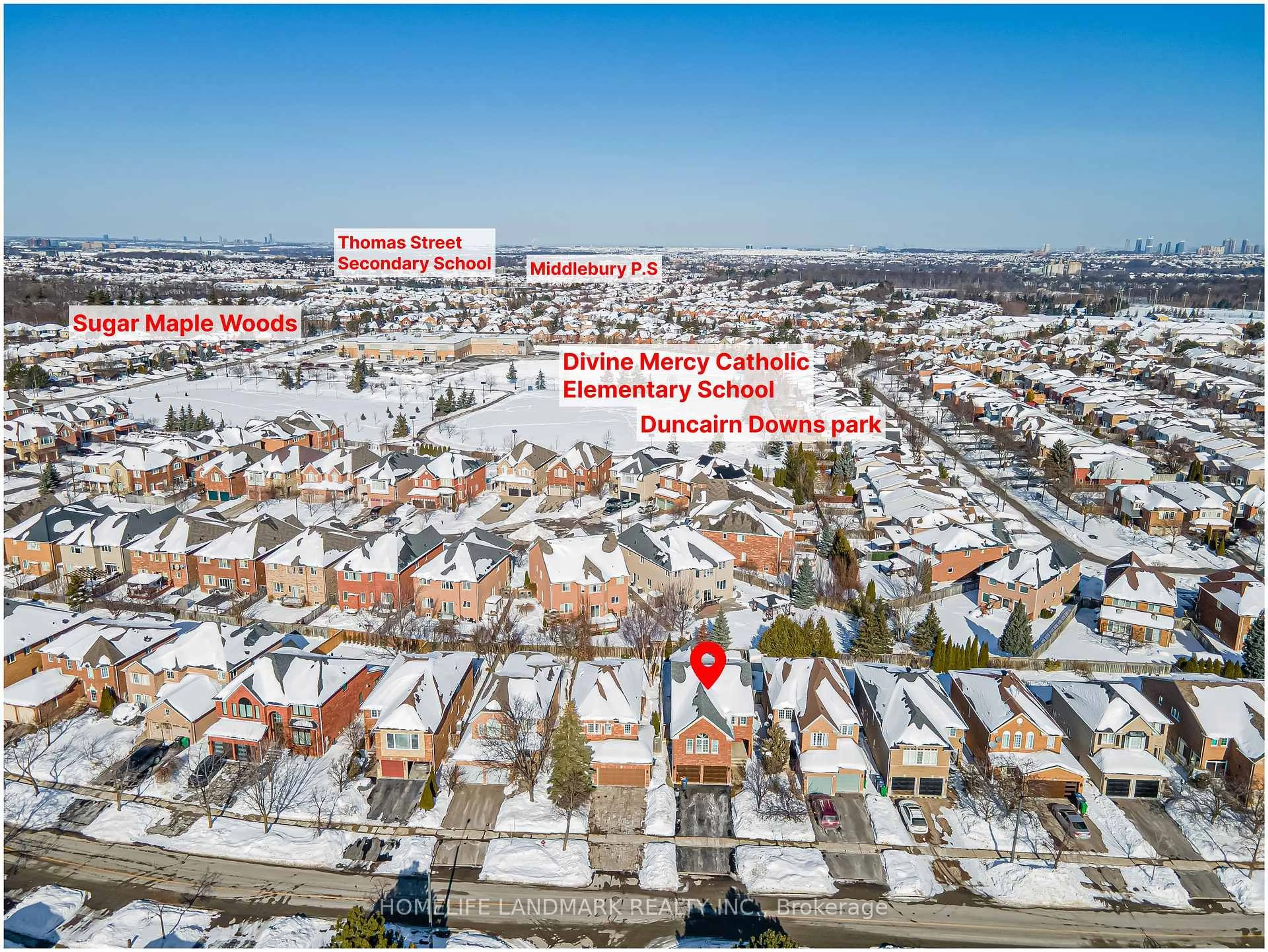 A pic from outside/outdoor area/front of a property/back of a property/a pic from drone, city buildings view from balcony for 5303 Russell View Rd, Mississauga Ontario L5M 5W1