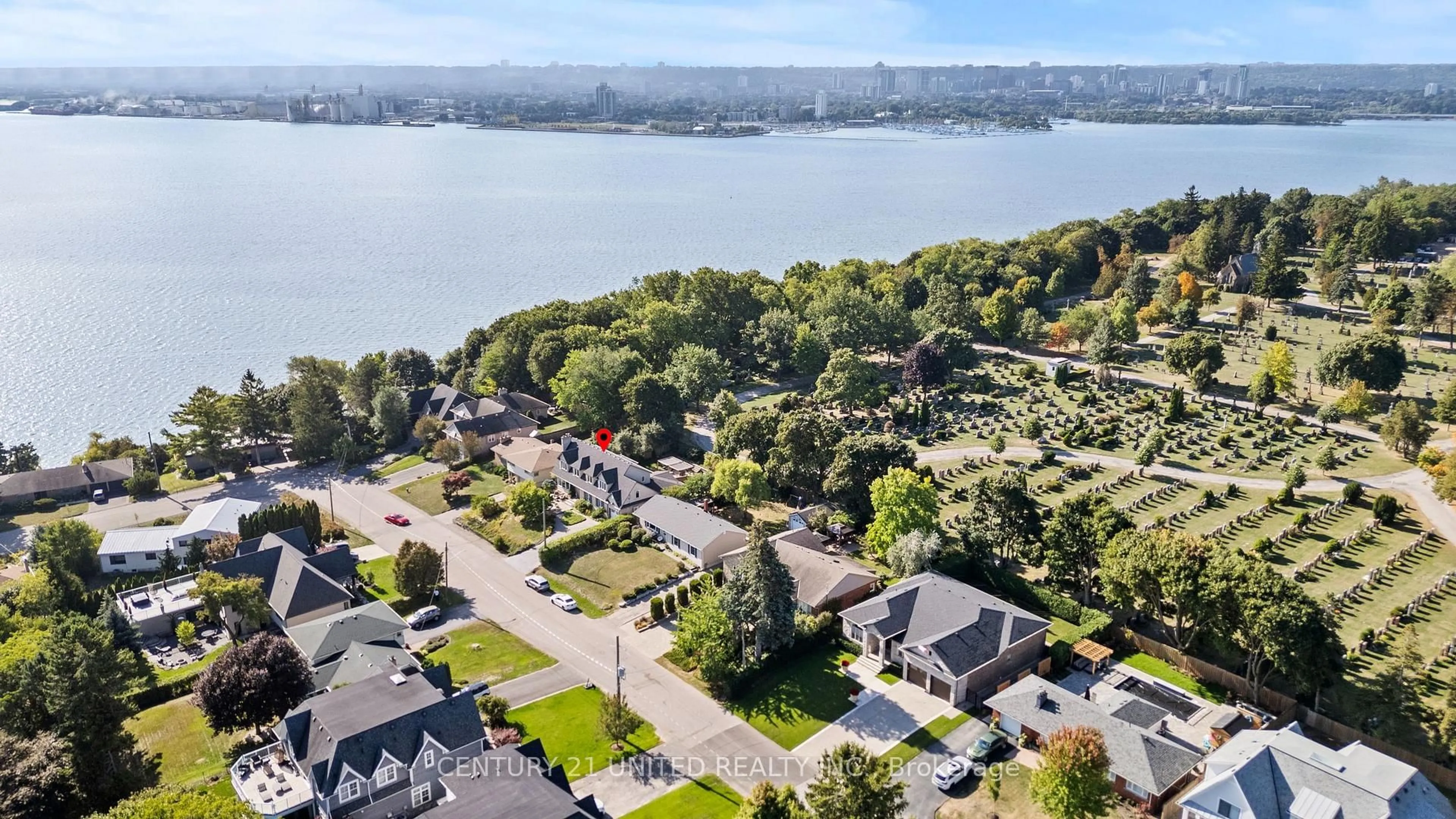 A pic from outside/outdoor area/front of a property/back of a property/a pic from drone, water/lake/river/ocean view for 882 Danforth Pl, Burlington Ontario L7T 1S2