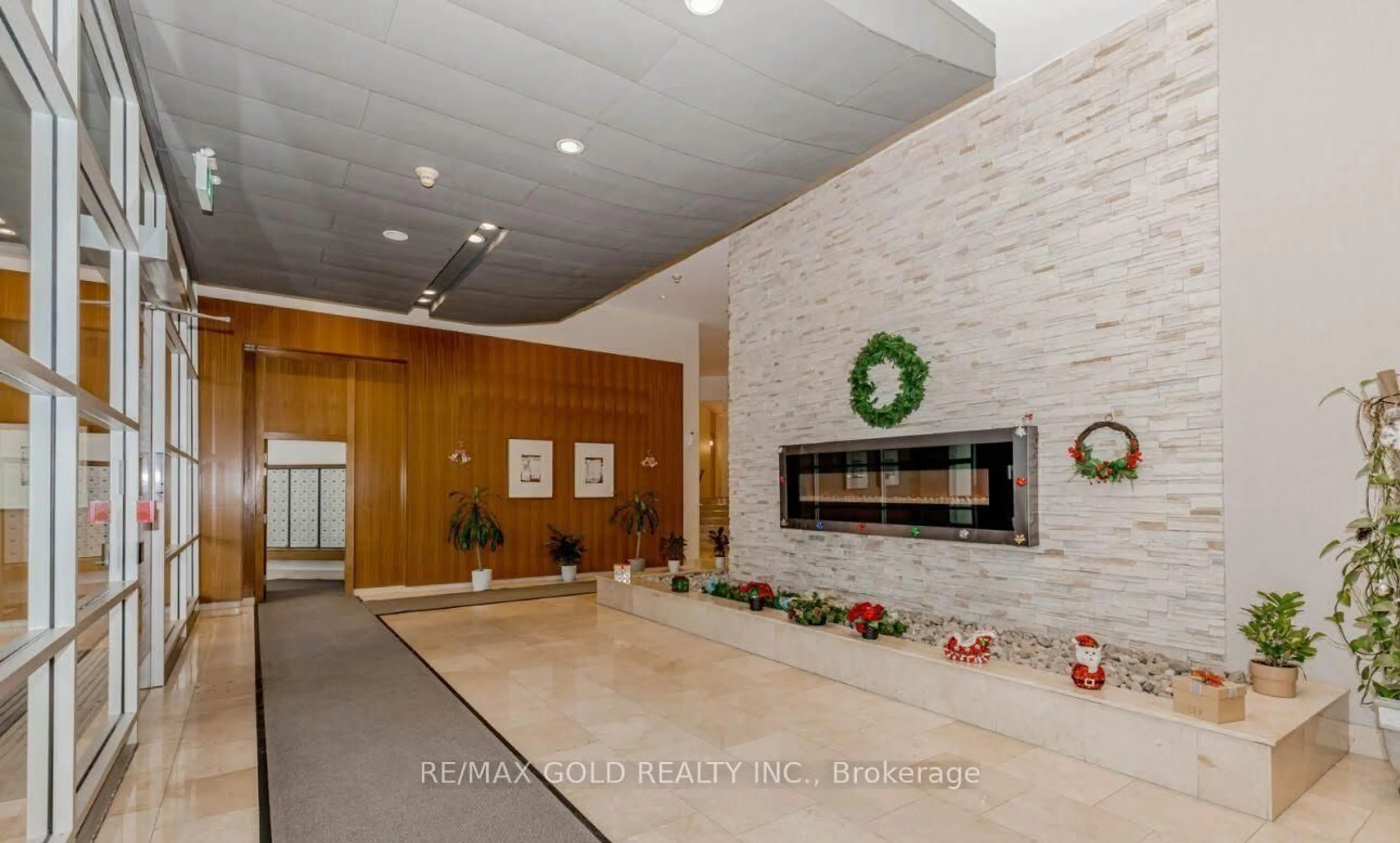 Lobby for 220 Burnhamthorpe Rd #2102, Mississauga Ontario L5B 4N4