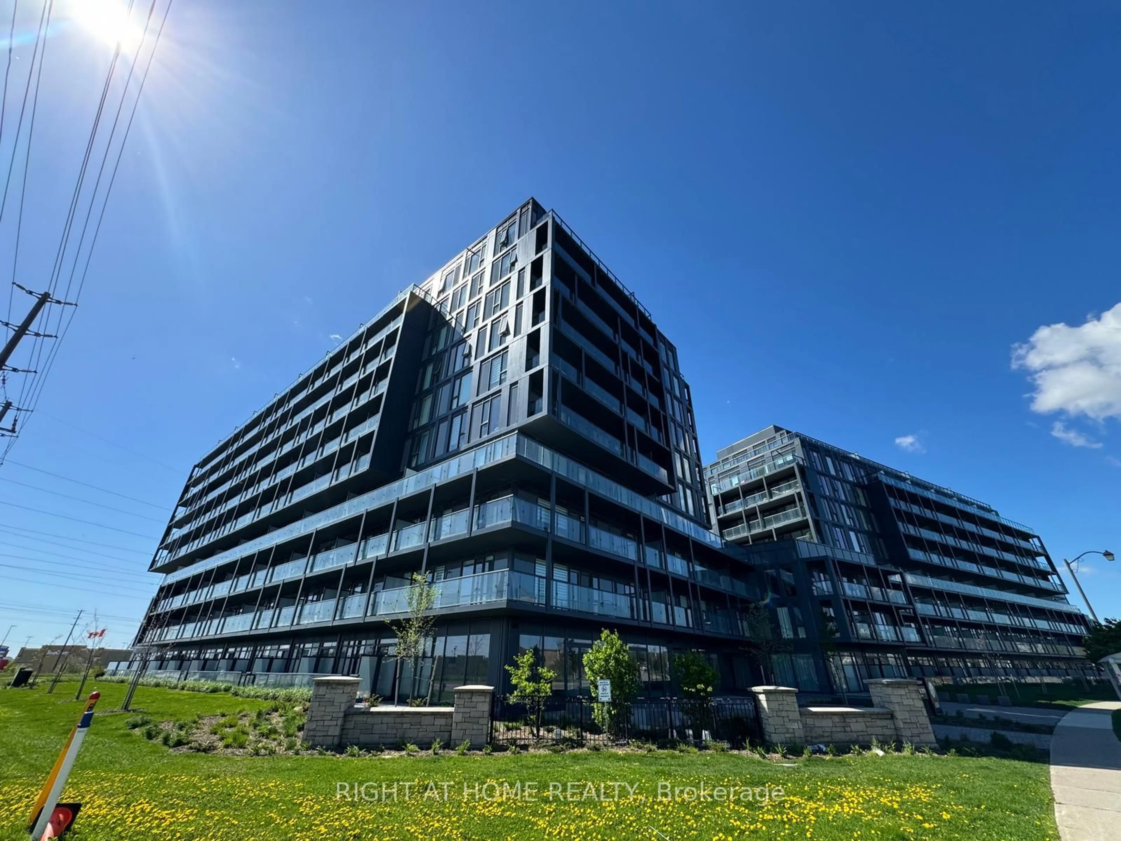 Unknown for 3200 Dakota Common #B1010, Burlington Ontario L7M 2A9