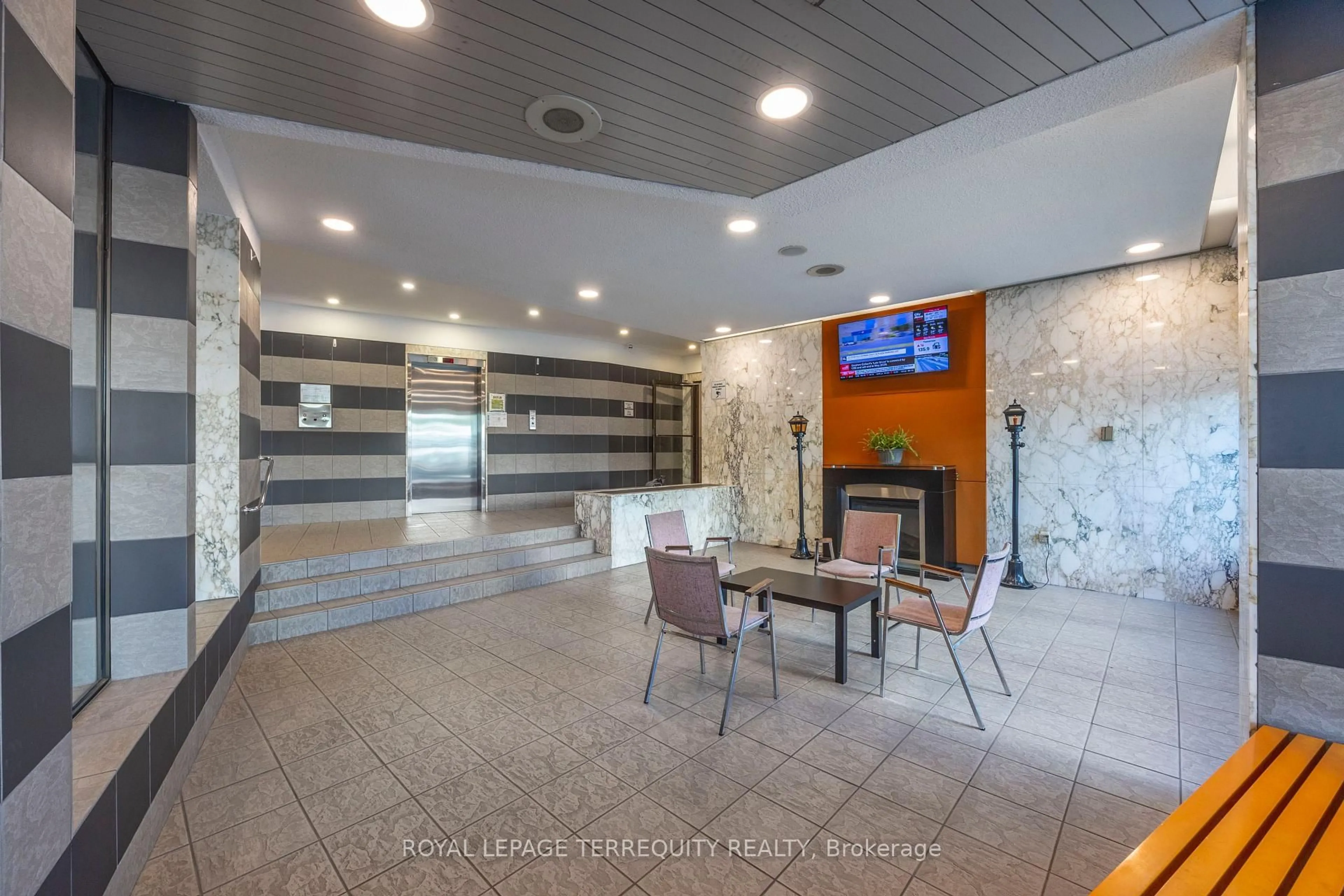 Lobby for 5 San Romano Way #410, Toronto Ontario M3N 2Y4