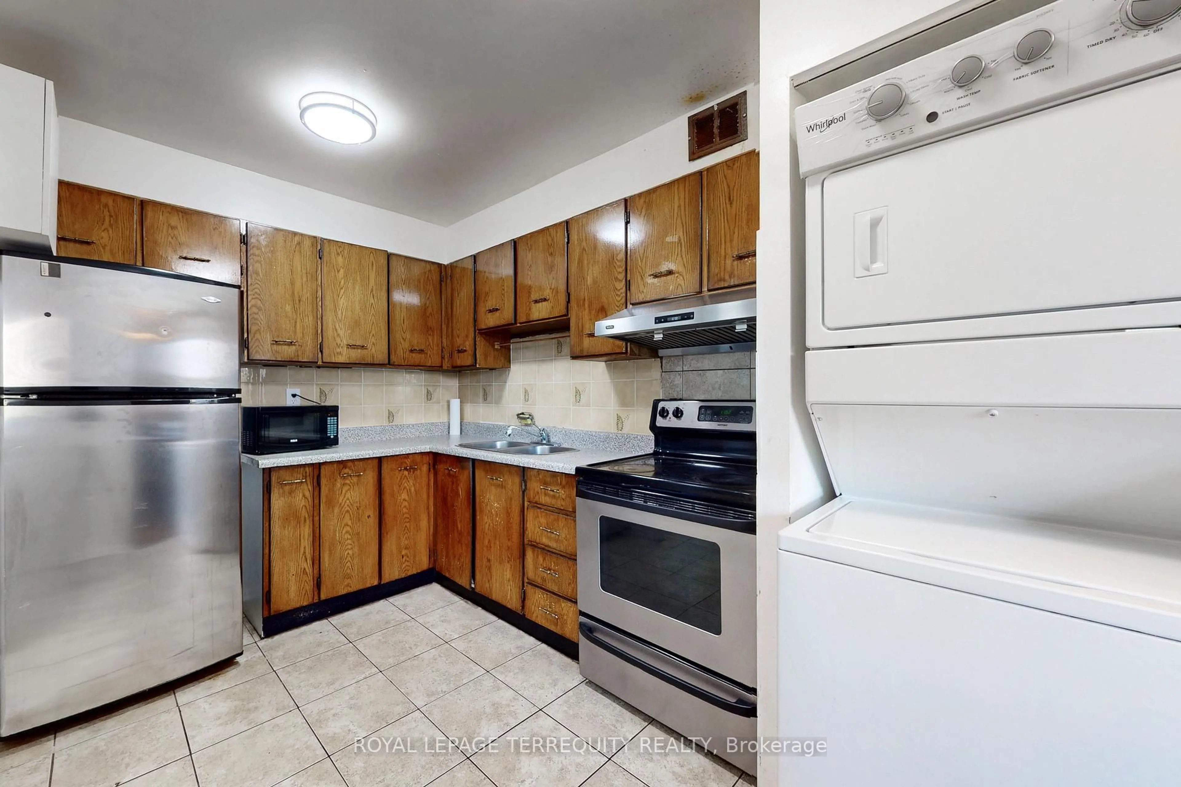 Standard kitchen, unknown for 5 San Romano Way #410, Toronto Ontario M3N 2Y4