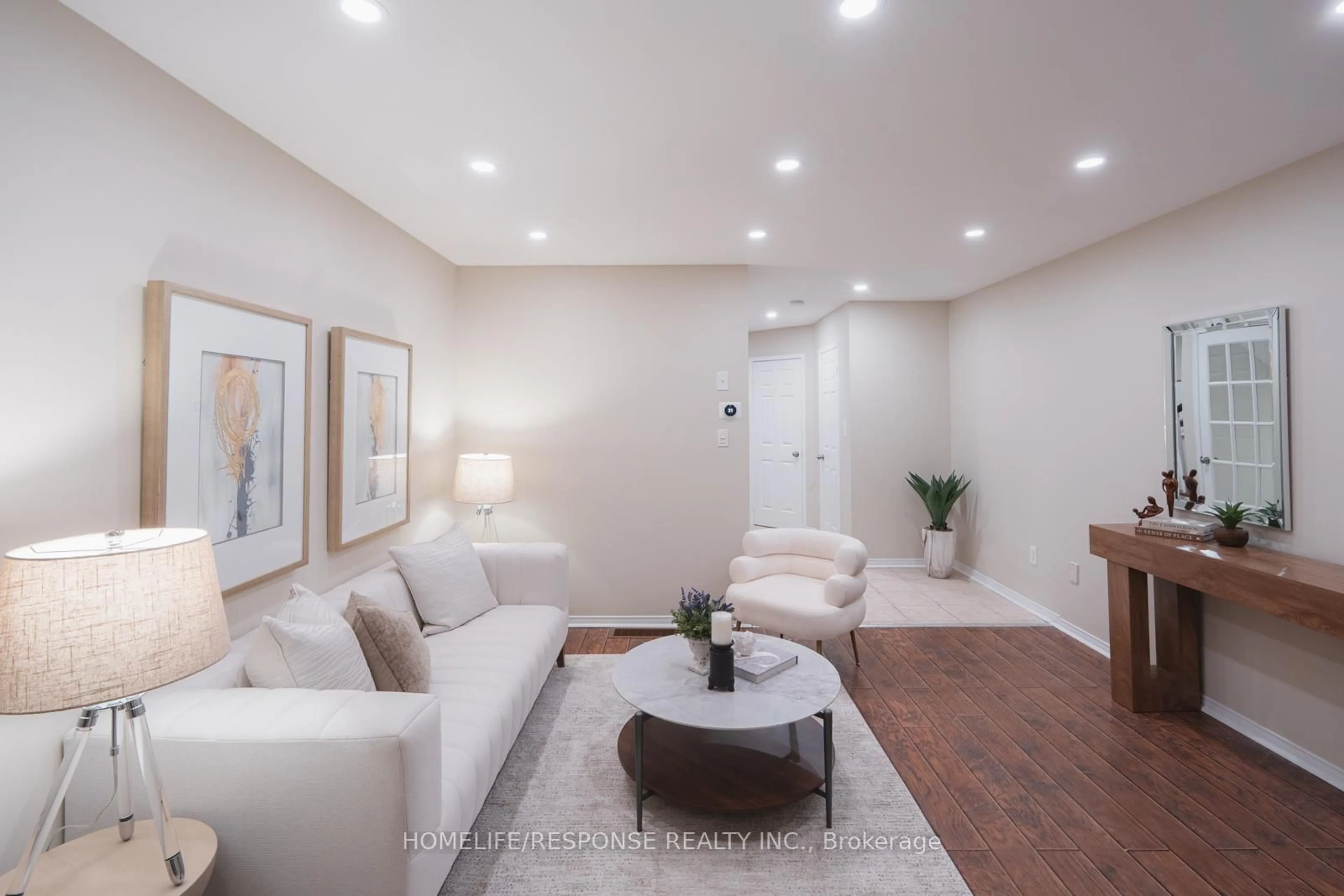 Living room with furniture, unknown for 2404 EMERSON Dr, Burlington Ontario L7L 7M4