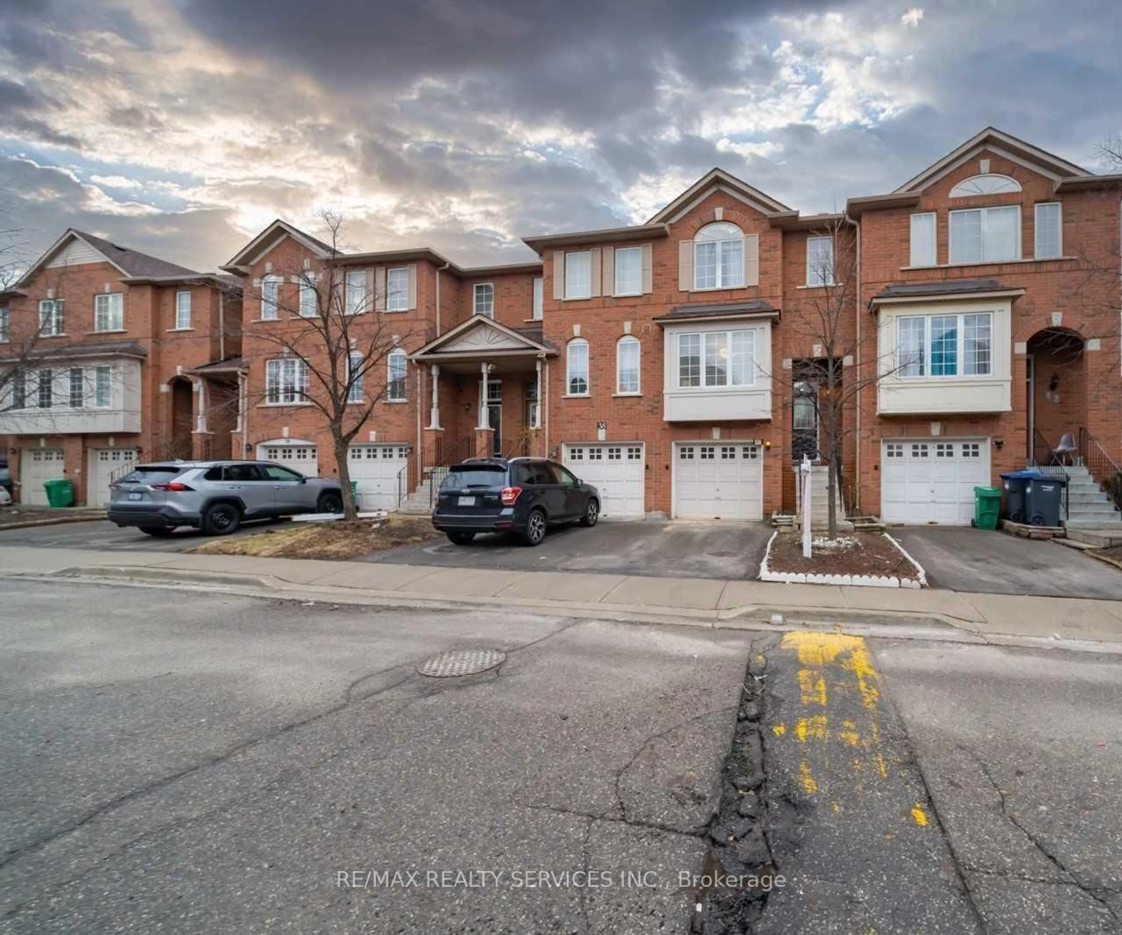 A pic from outside/outdoor area/front of a property/back of a property/a pic from drone, street for 170 Havelock Dr #21, Brampton Ontario L6W 4T3