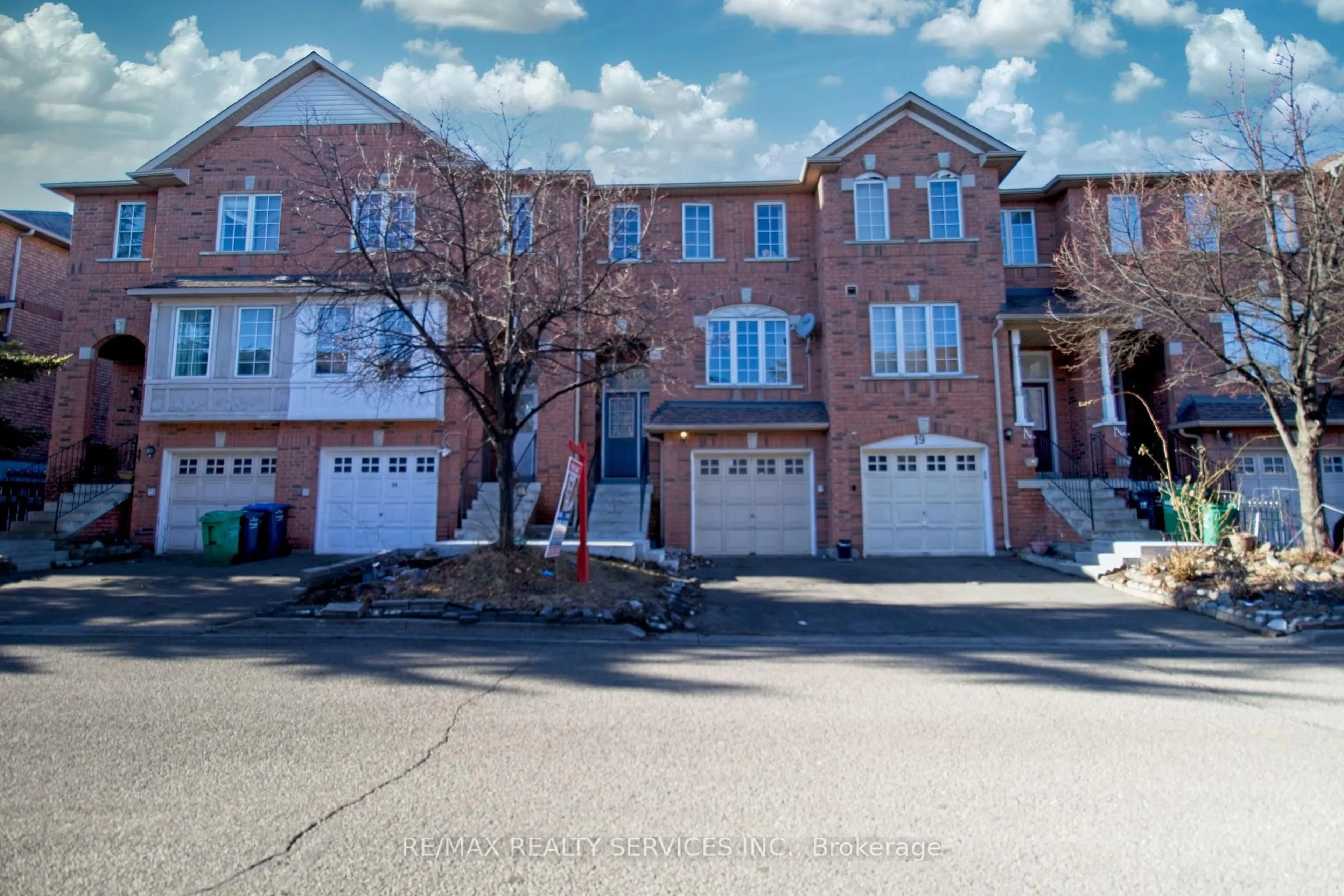 A pic from outside/outdoor area/front of a property/back of a property/a pic from drone, street for 170 Havelock Dr #21, Brampton Ontario L6W 4T3