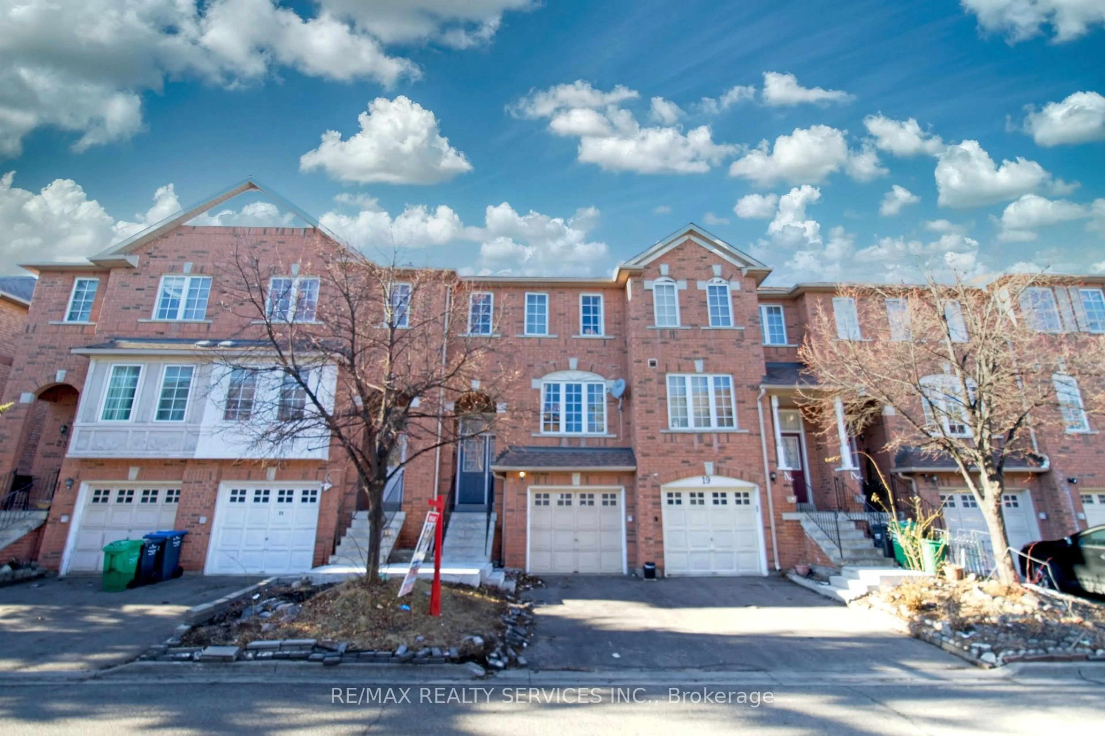 A pic from outside/outdoor area/front of a property/back of a property/a pic from drone, street for 170 Havelock Dr #21, Brampton Ontario L6W 4T3