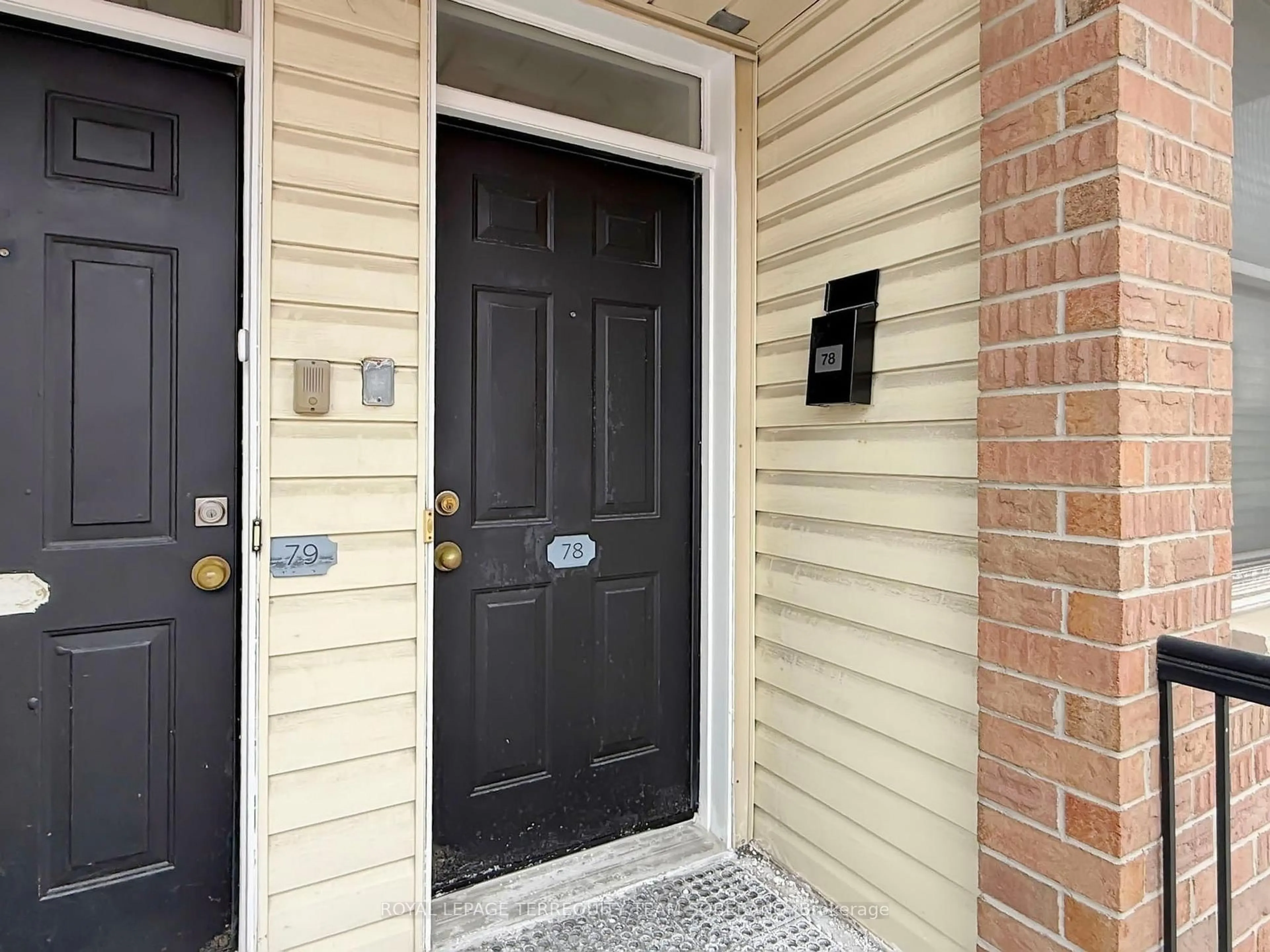 Indoor entryway for 760 Lawrence Ave #78, Toronto Ontario M6A 3E7