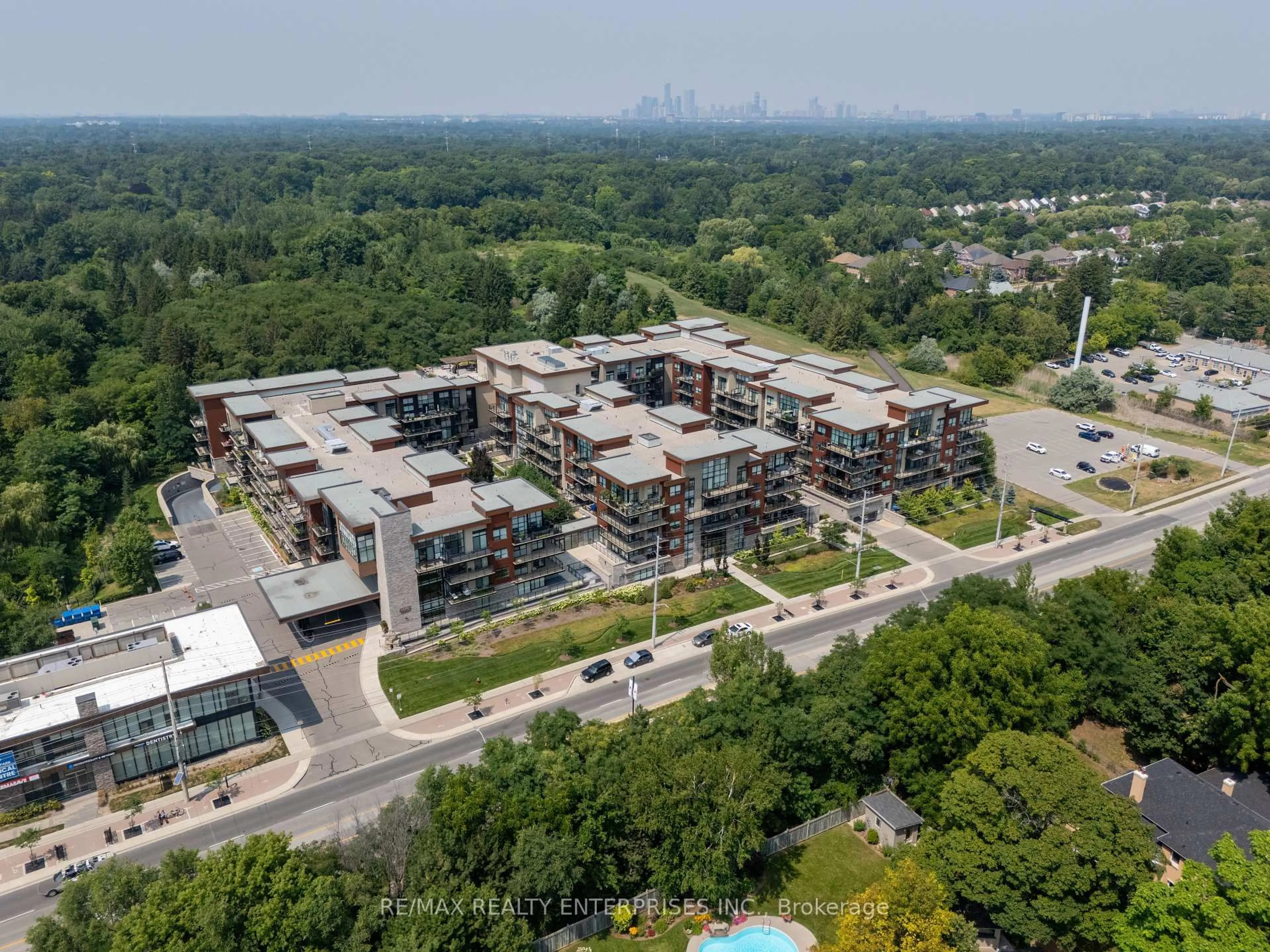 A pic from outside/outdoor area/front of a property/back of a property/a pic from drone, city buildings view from balcony for 1575 Lakeshore Rd #GR17, Mississauga Ontario L5J 0B1
