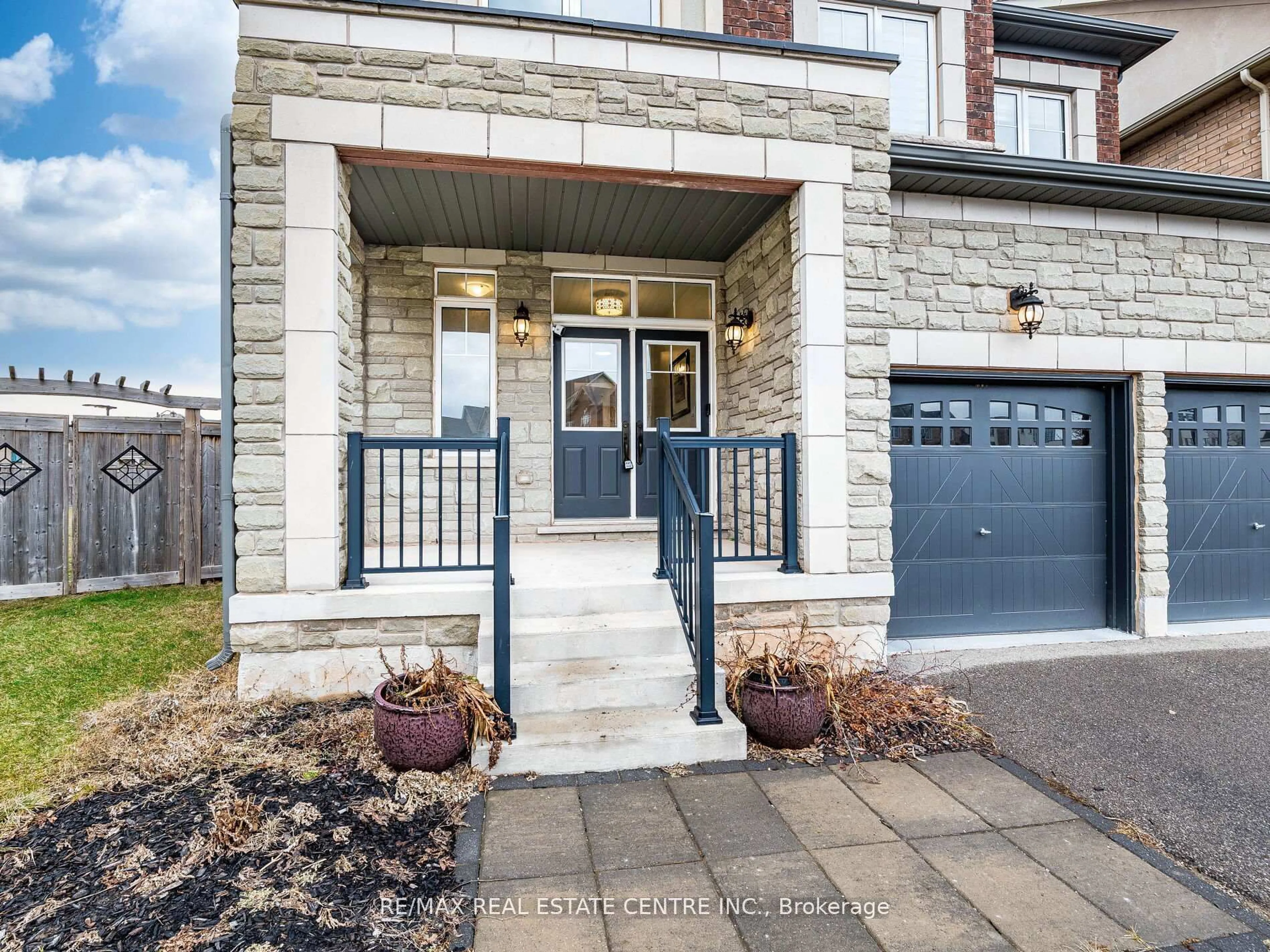 Home with brick exterior material, street for 3253 Mintwood Circ, Oakville Ontario L6H 7C3