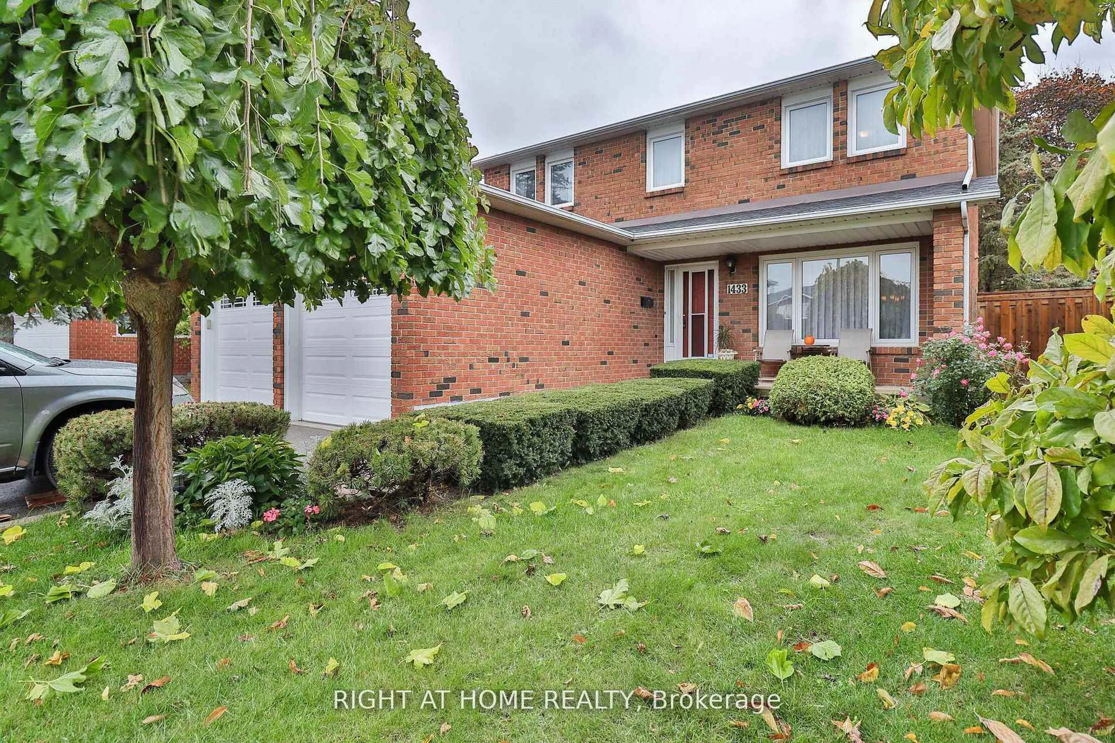 Home with brick exterior material, street for 1433 Bough Beeches Blvd, Mississauga Ontario L4W 3B4