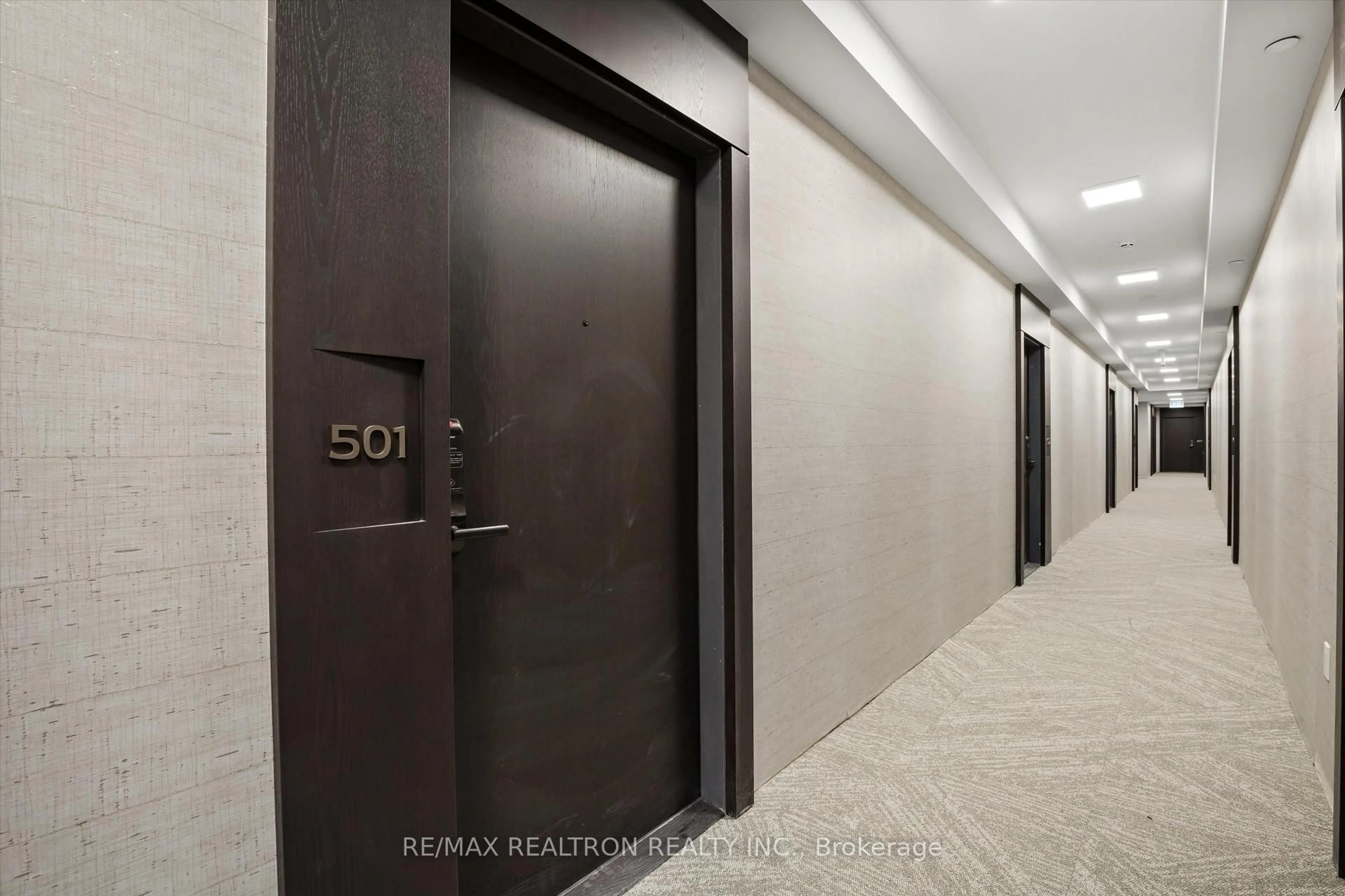 Unknown for 412 Silver Maple Dr #501, Oakville Ontario L6H 7E3