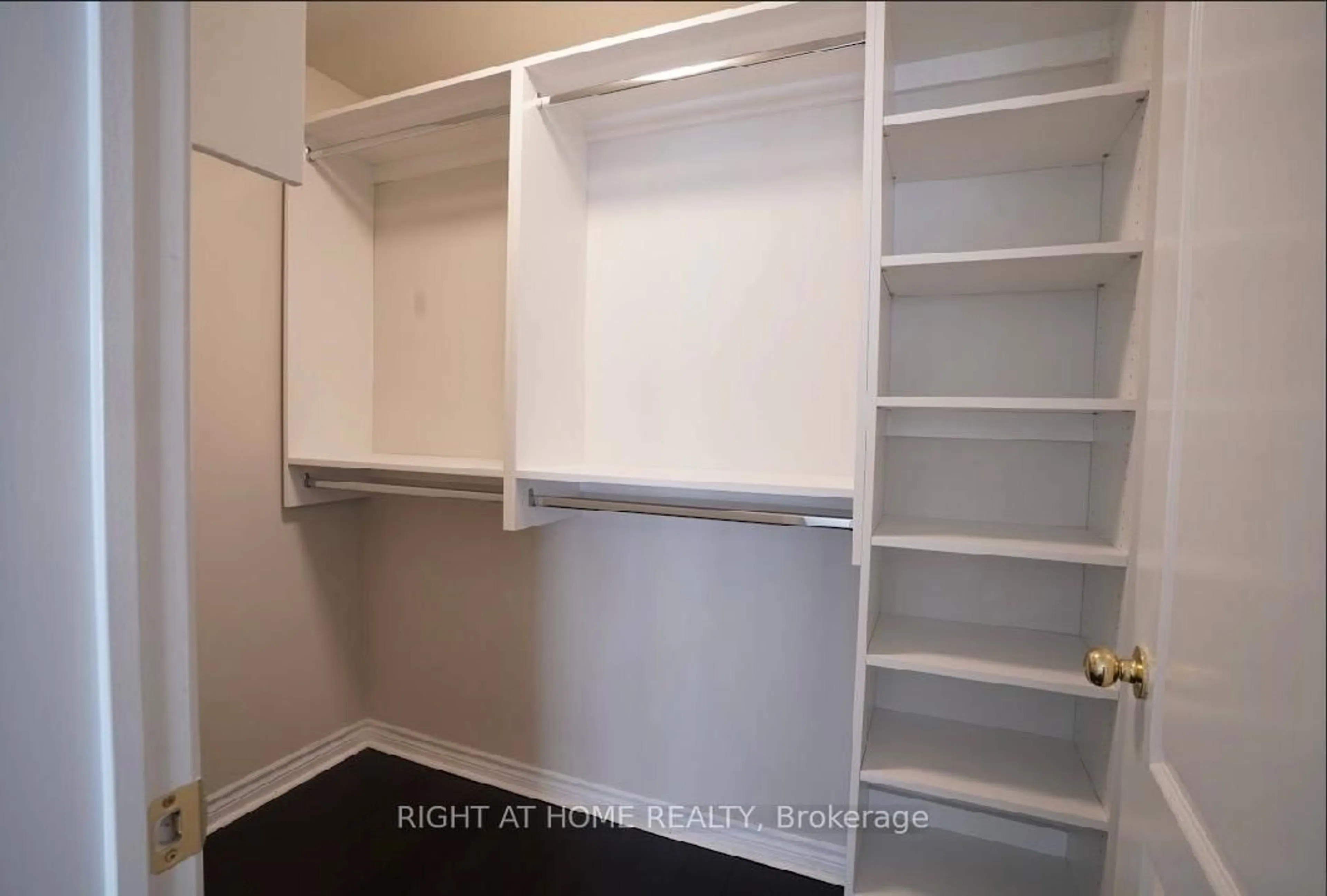 Storage room or clothes room or walk-in closet for 483 FAITH Dr #410, Mississauga Ontario L5R 0A1