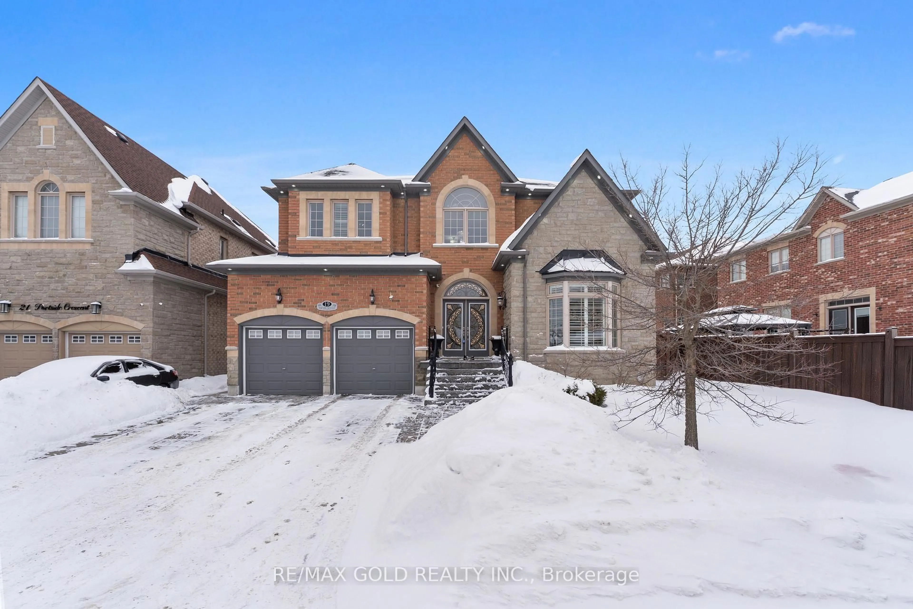 Home with brick exterior material, street for 19 Portside Cres, Brampton Ontario L6R 3P3