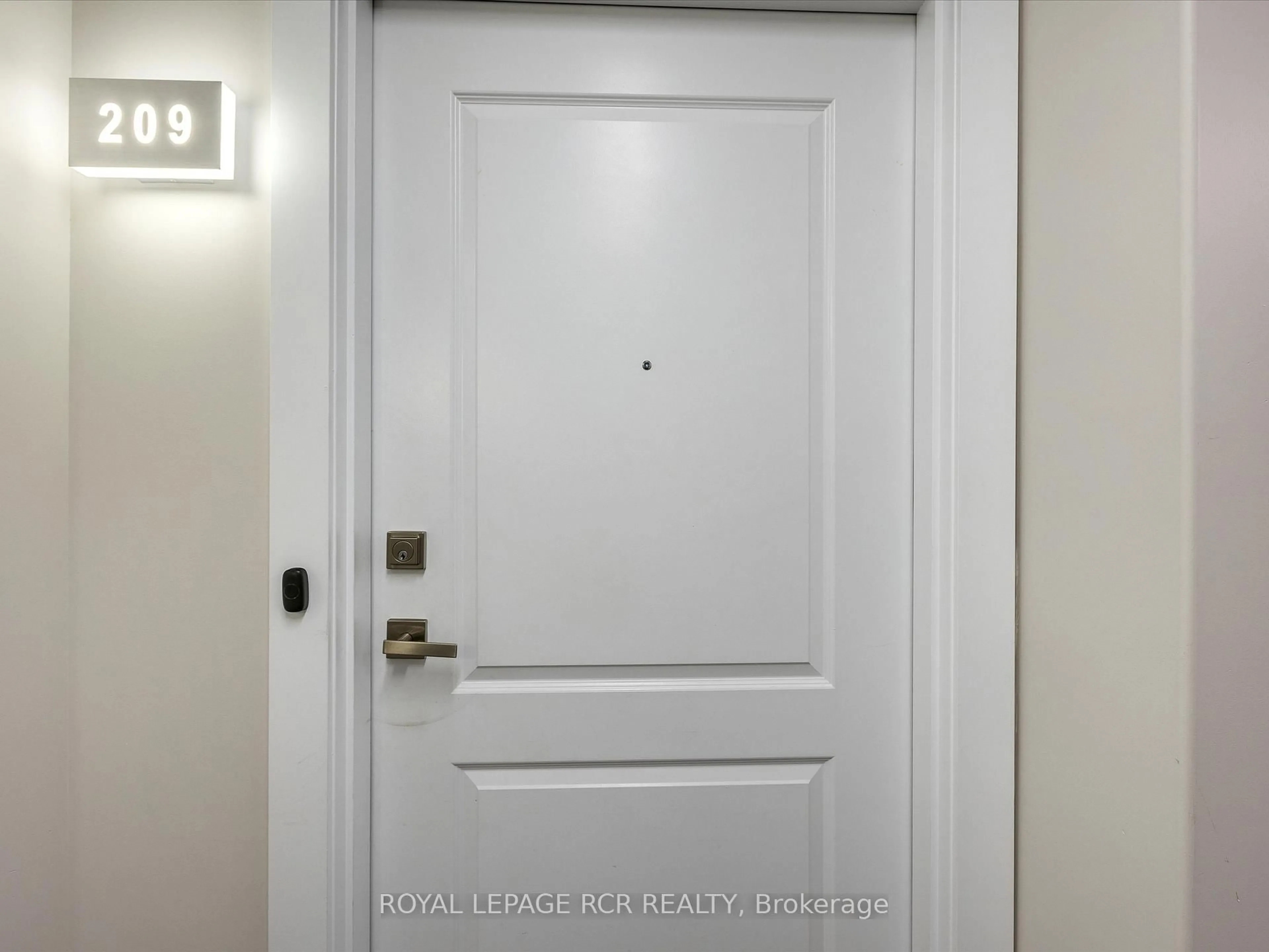 Indoor entryway for 105 Spencer Ave #209, Orangeville Ontario L9W 7S3