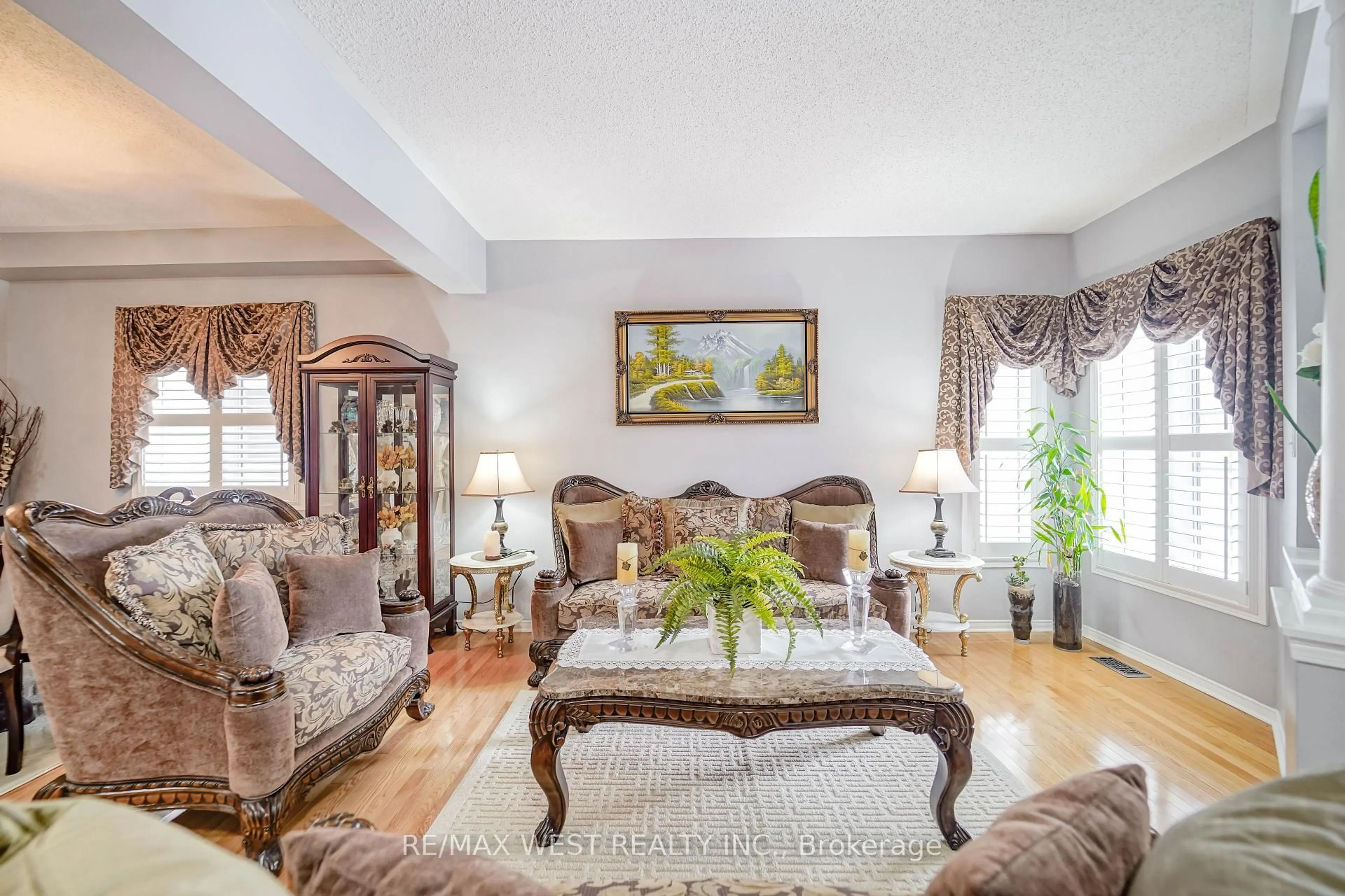 Living room with furniture, unknown for 38 Bottlebrush Dr, Brampton Ontario L6R 2Z5