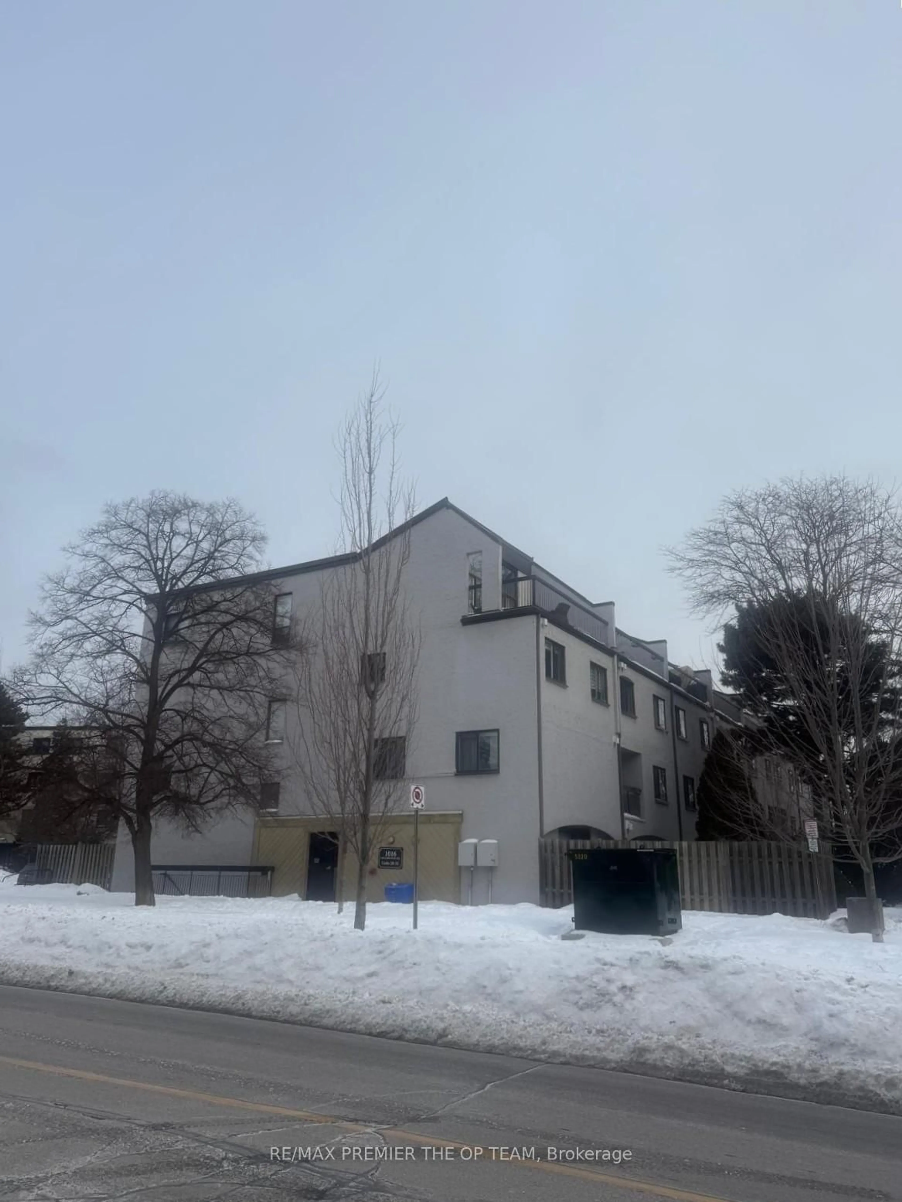 Unknown for 1016 Falgarwood Dr #37, Oakville Ontario L6H 2P5