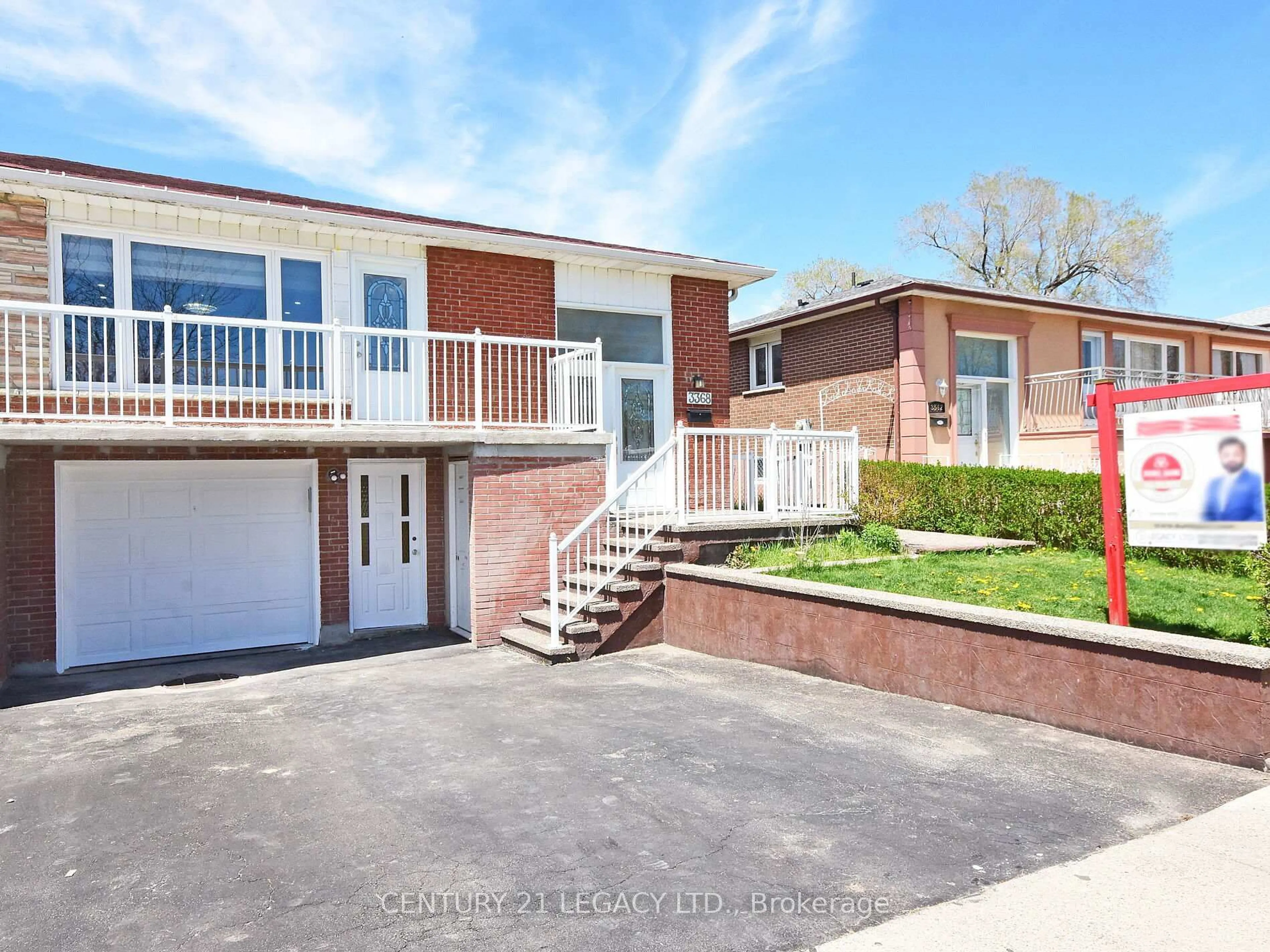 Home with brick exterior material, street for 3368 Chipley Cres, Mississauga Ontario L4T 2E2