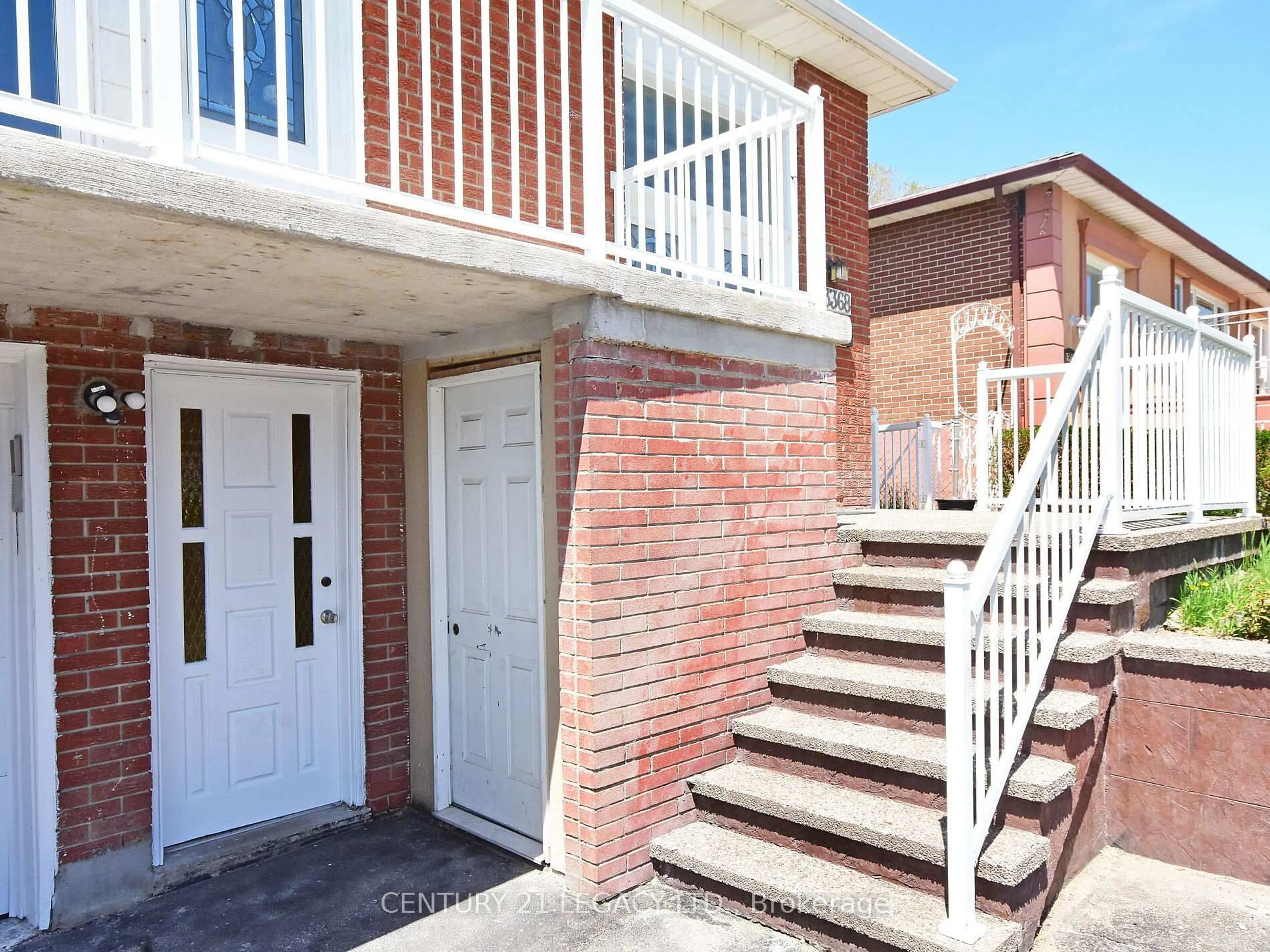 Home with brick exterior material, street for 3368 Chipley Cres, Mississauga Ontario L4T 2E2