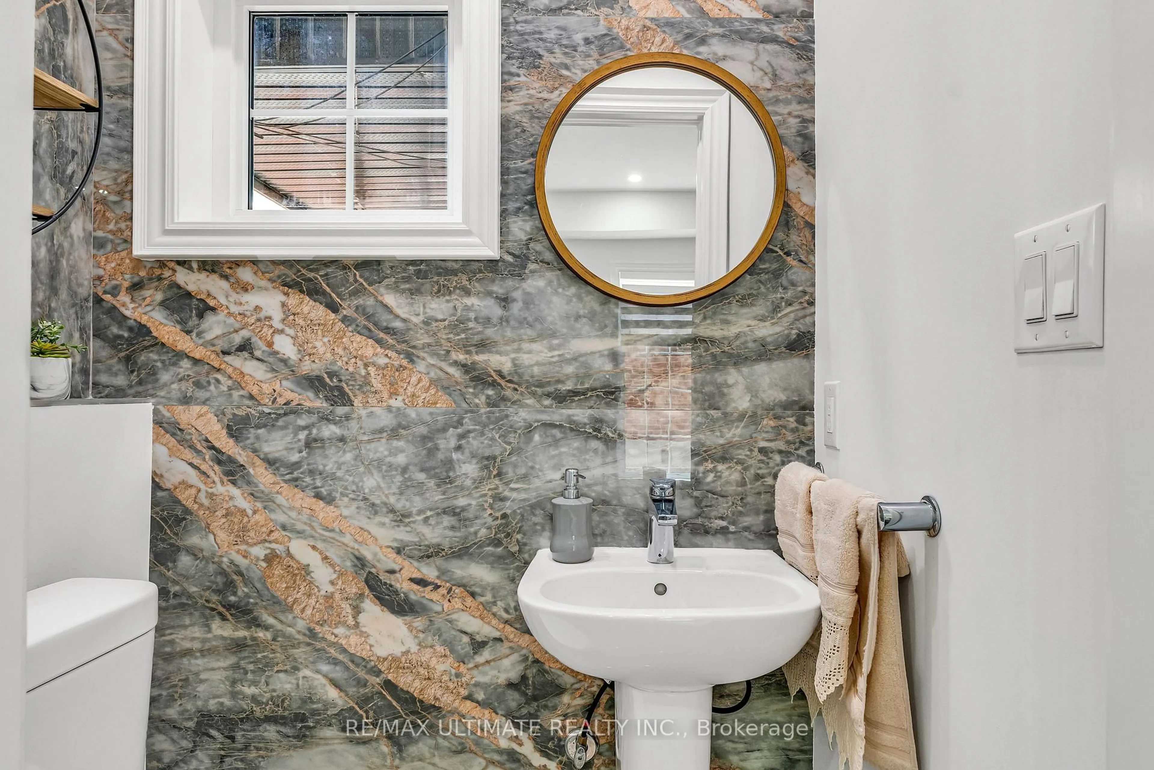 Contemporary bathroom, ceramic/tile floor for 420 Harvie Ave, Toronto Ontario M6E 4L8