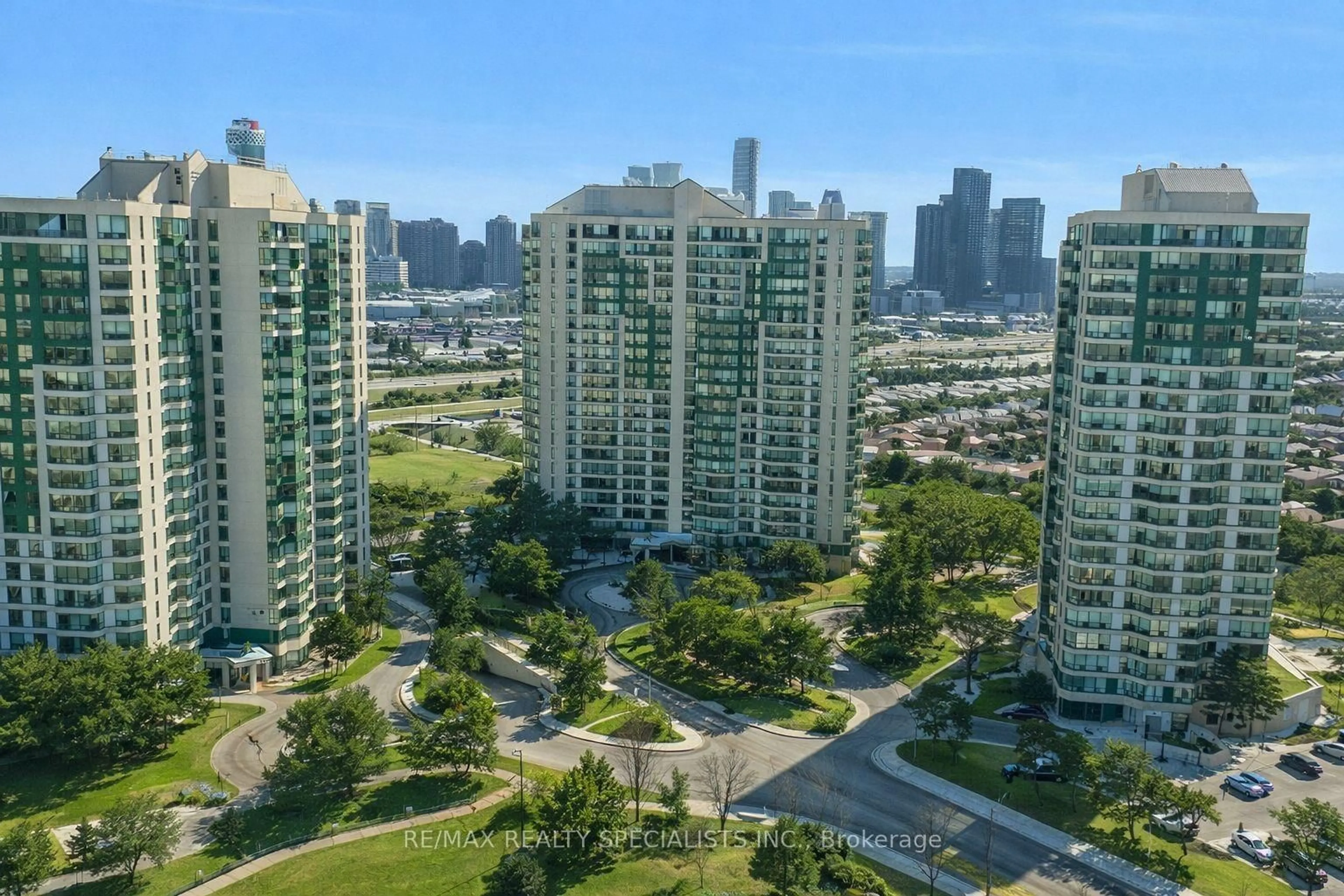 A pic from outside/outdoor area/front of a property/back of a property/a pic from drone, city buildings view from balcony for 4470 Tucana Crt #1507, Mississauga Ontario L5R 3K8