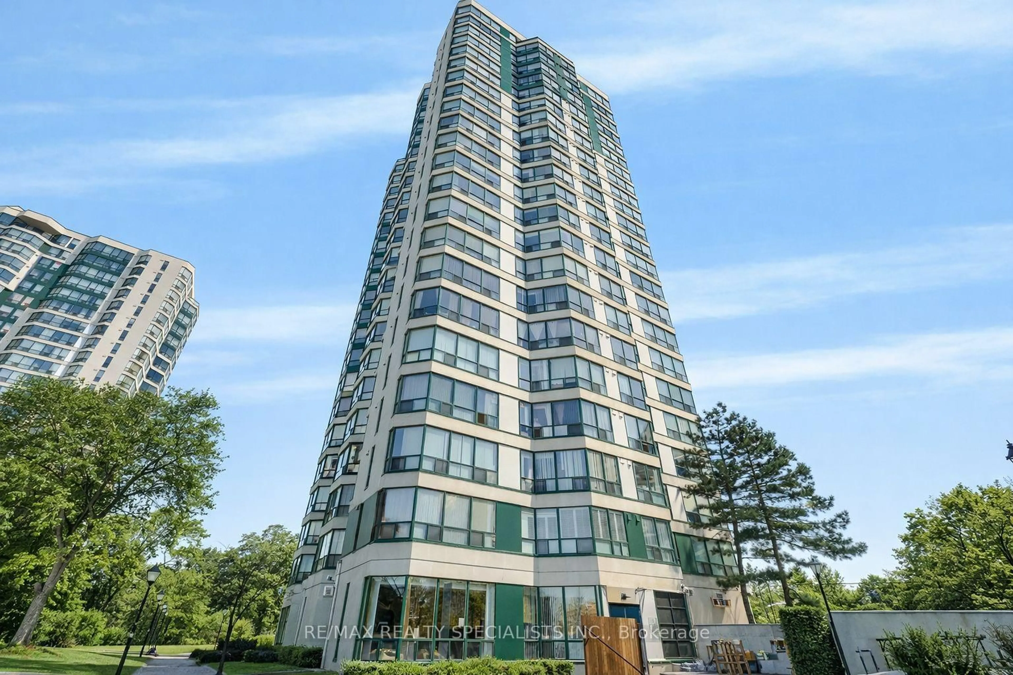 Indoor foyer for 4470 Tucana Crt #1507, Mississauga Ontario L5R 3K8