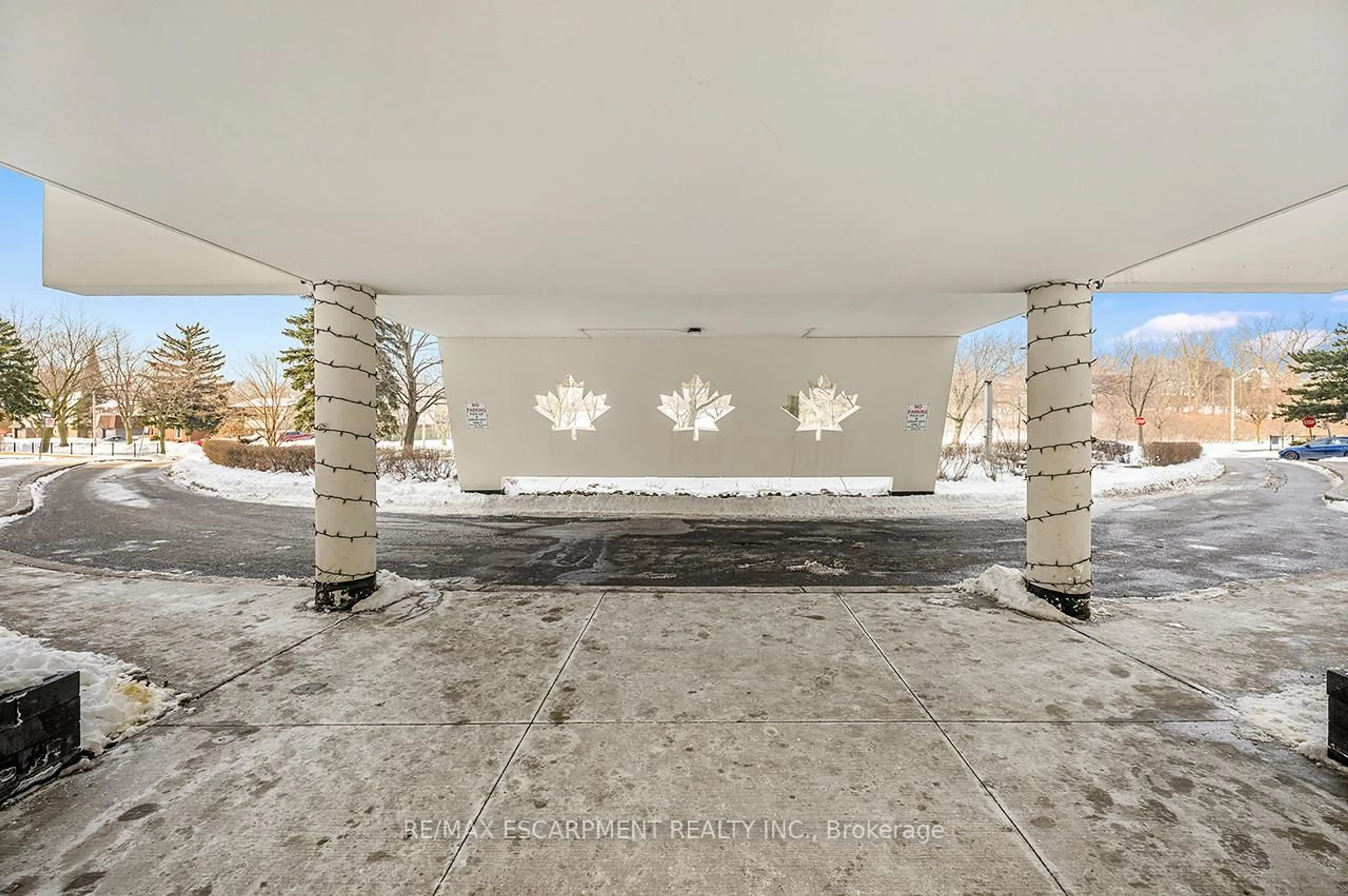 Lobby for 530 Lolita Gdns #308, Mississauga Ontario L5A 3T2