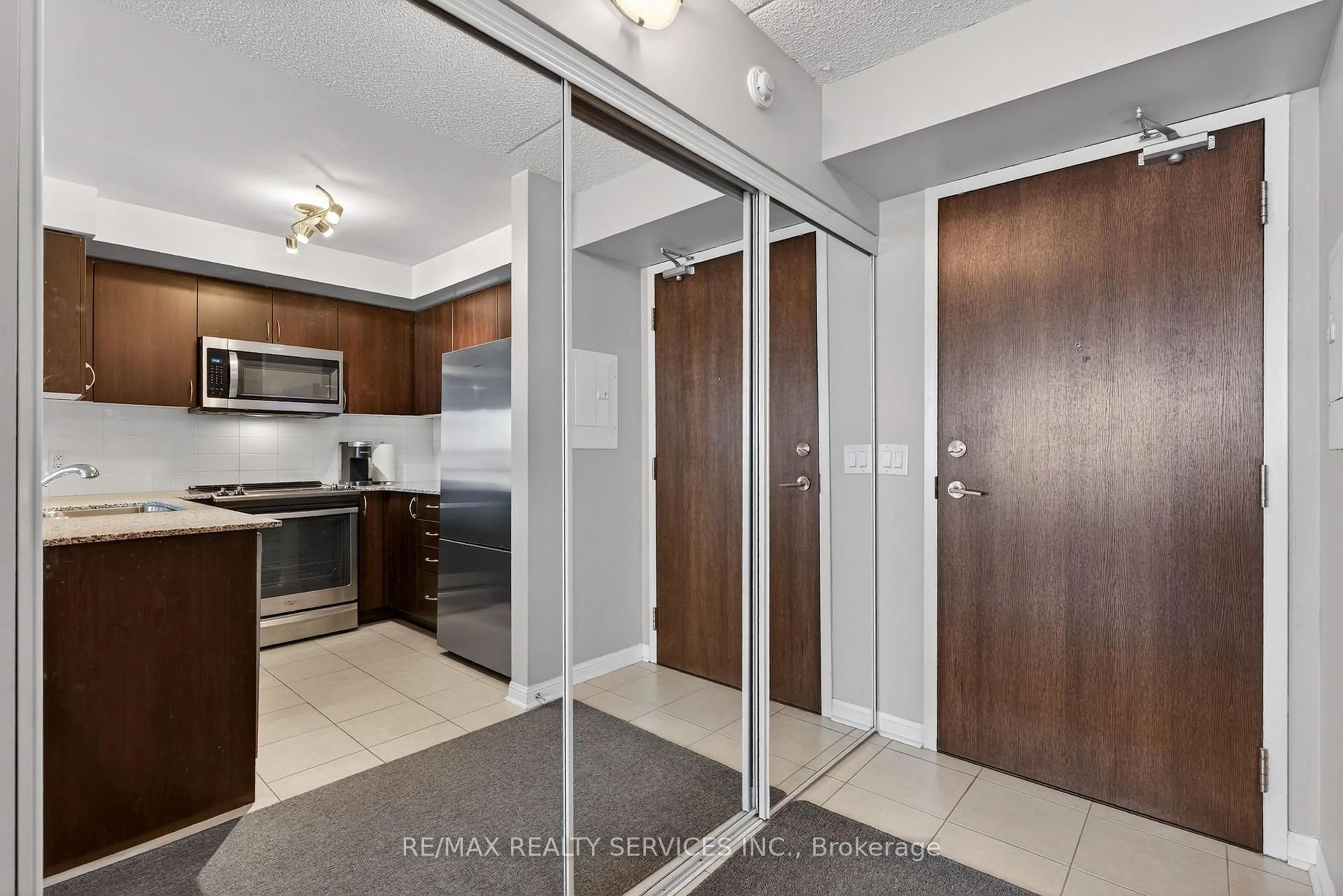 Standard kitchen, unknown for 50 Via Rosedale Way #315, Brampton Ontario L6R 3Z7