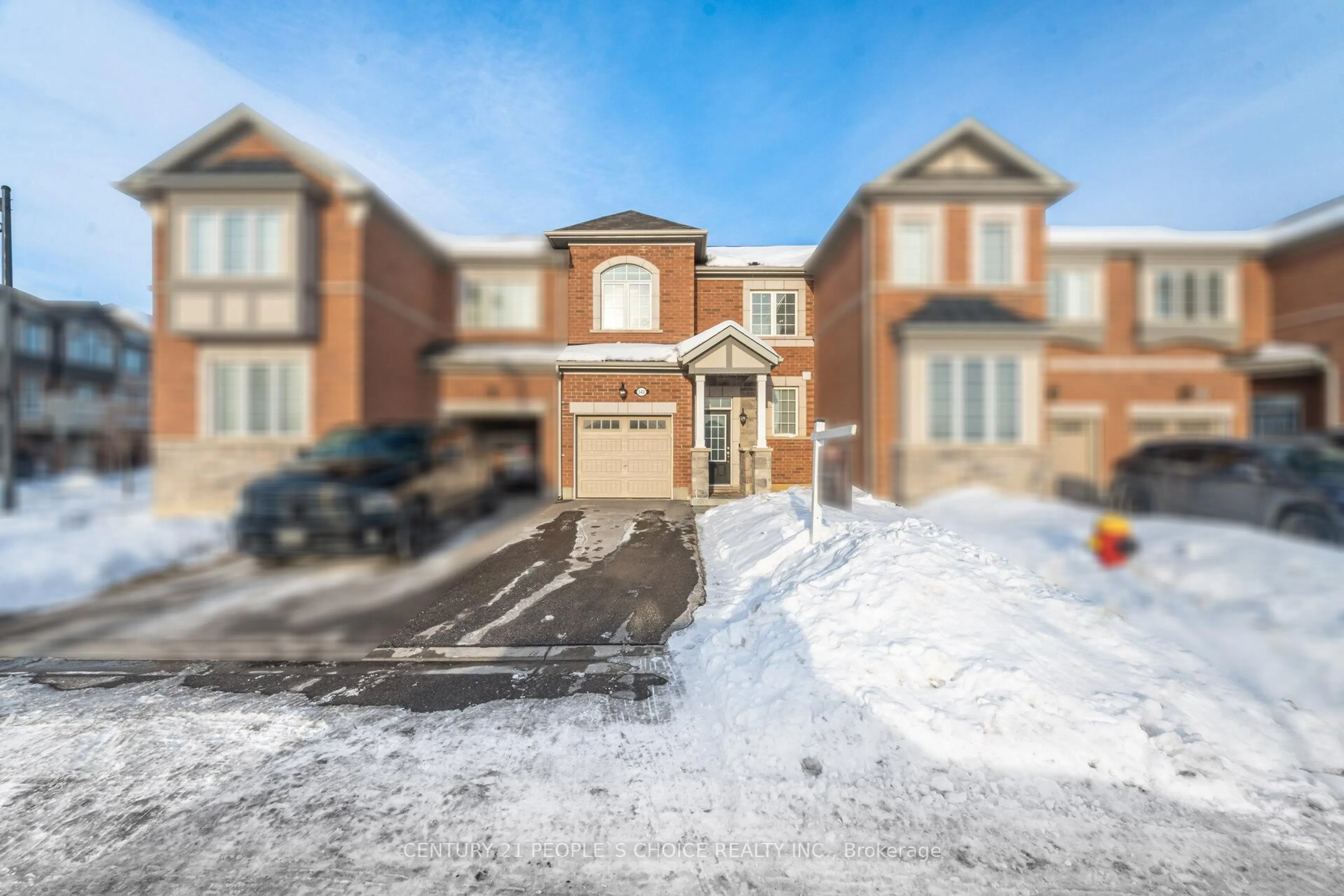 A pic from outside/outdoor area/front of a property/back of a property/a pic from drone, street for 542 FIR Crt, Milton Ontario L9T 7E7