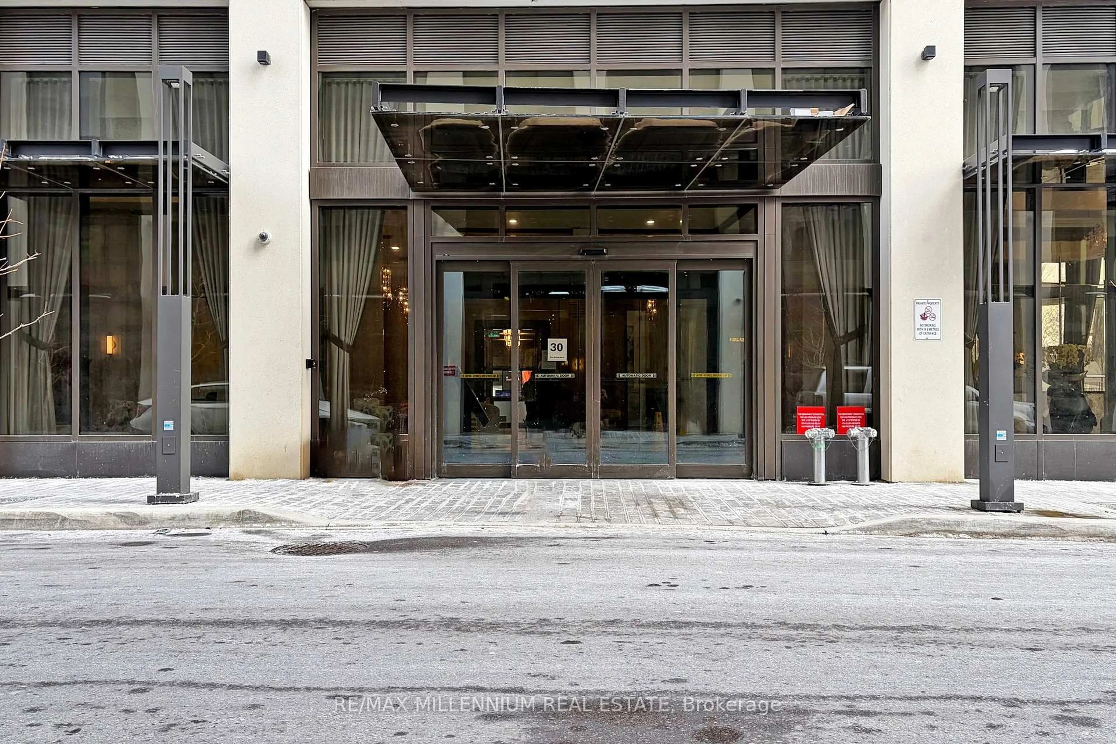 Lobby for 30 Elm Dr #2202, Mississauga Ontario L5B 0N6