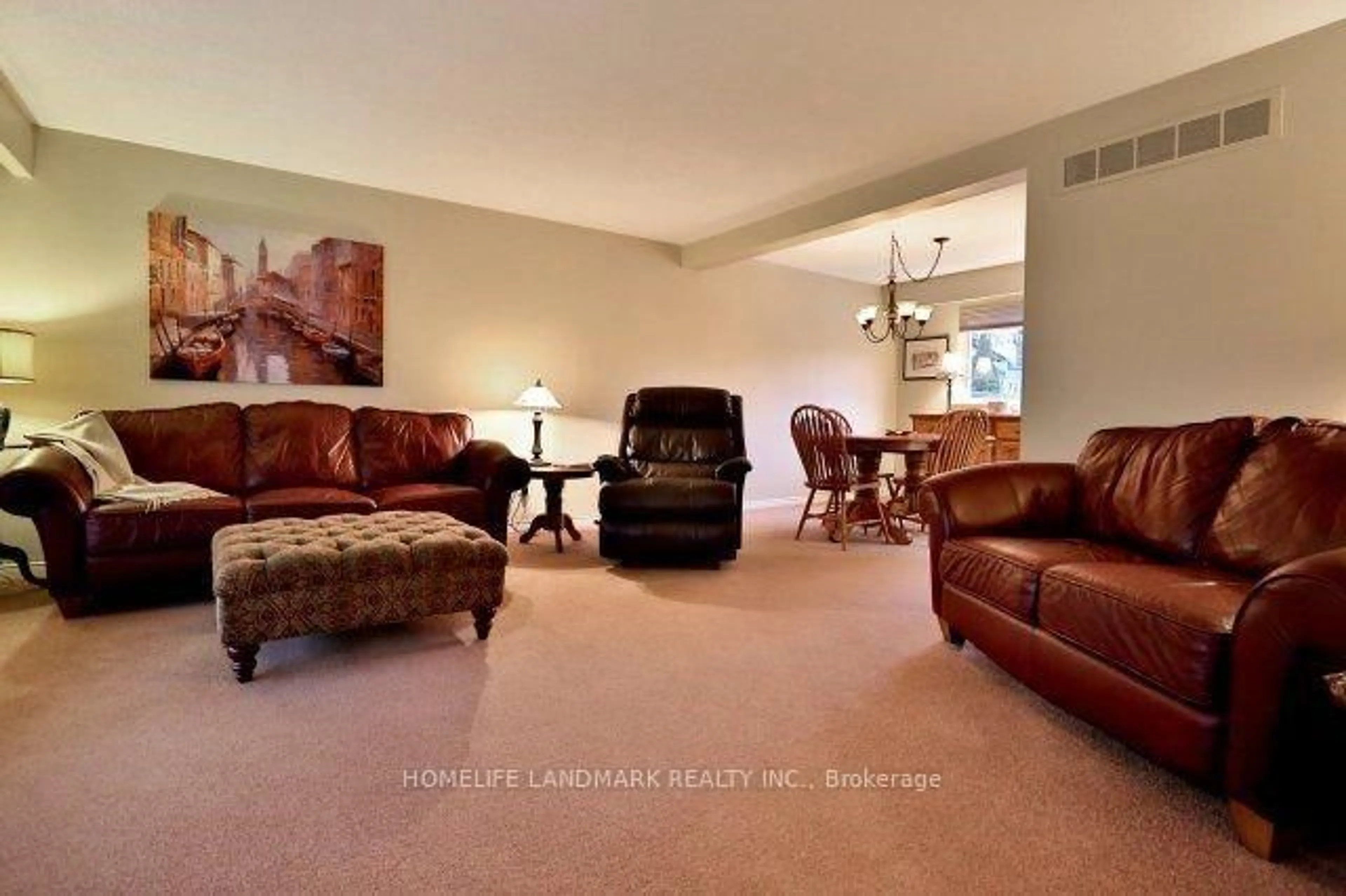 Living room with furniture, carpet floor for 193 chebucto Dr, Oakville Ontario L6J 5R1