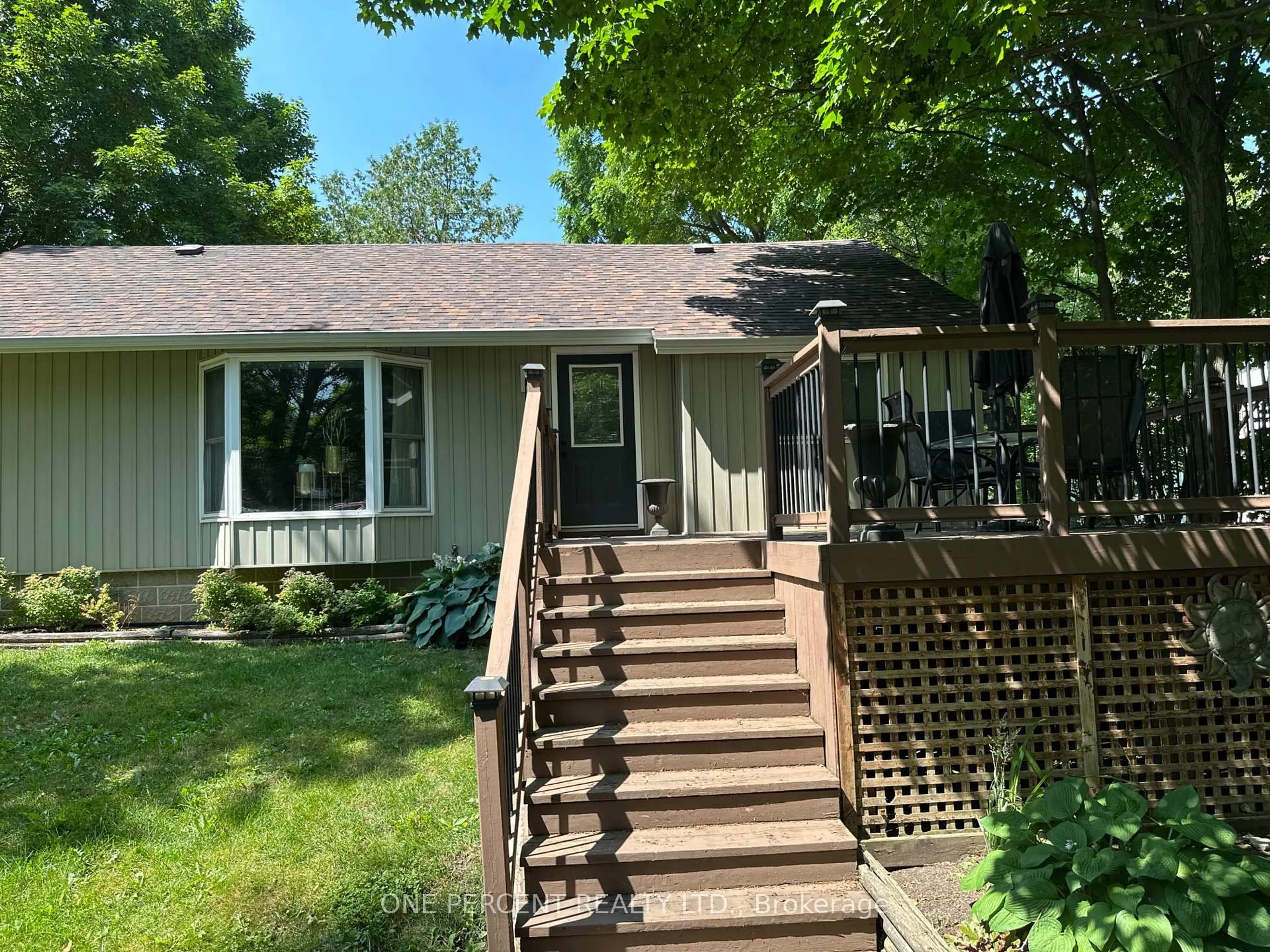 Home with vinyl exterior material, street for 7 Second Ave, Orangeville Ontario L9W 1H4