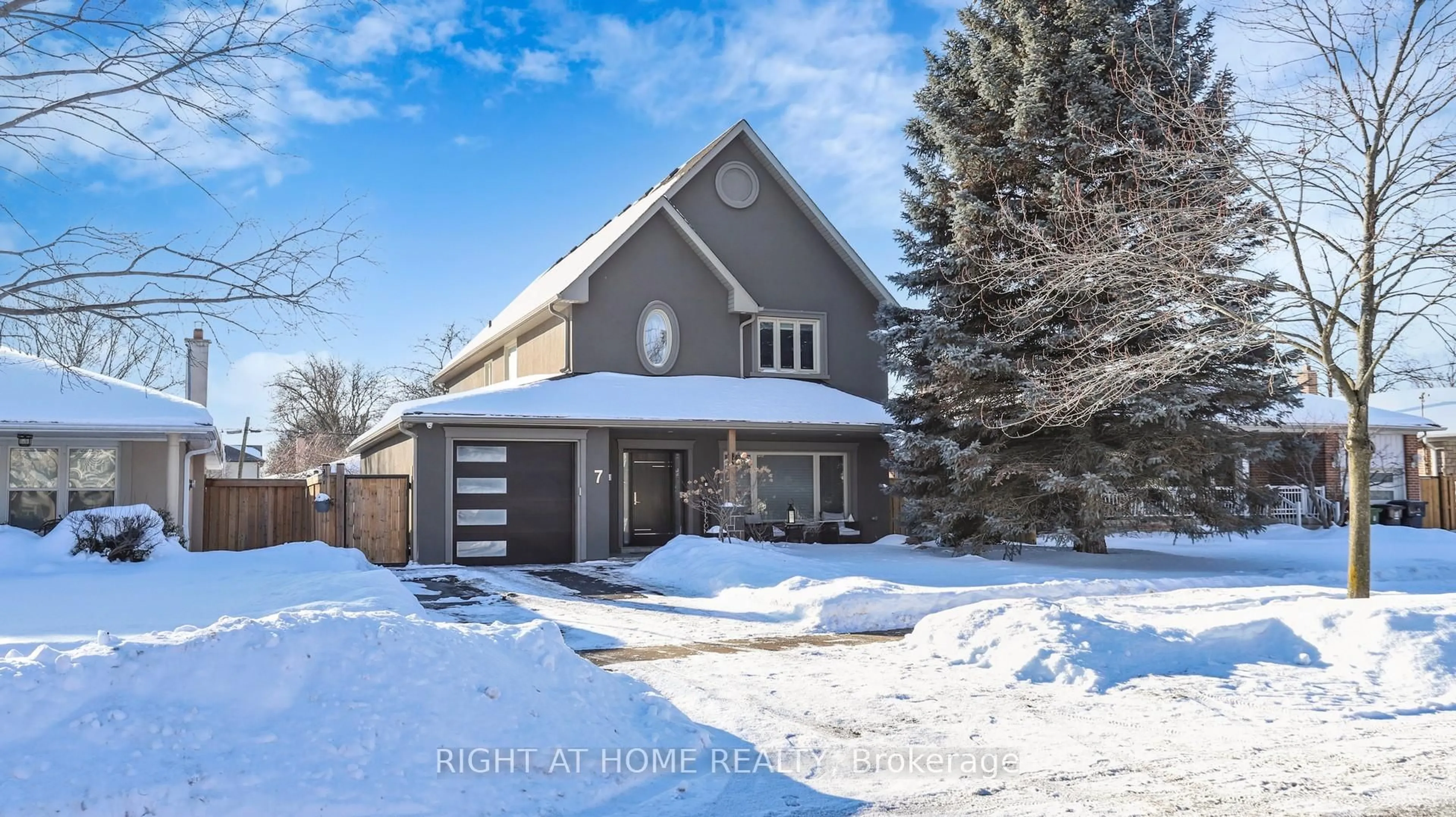 Unknown for 7 Forest Path Crt, Toronto Ontario M9V 1L4