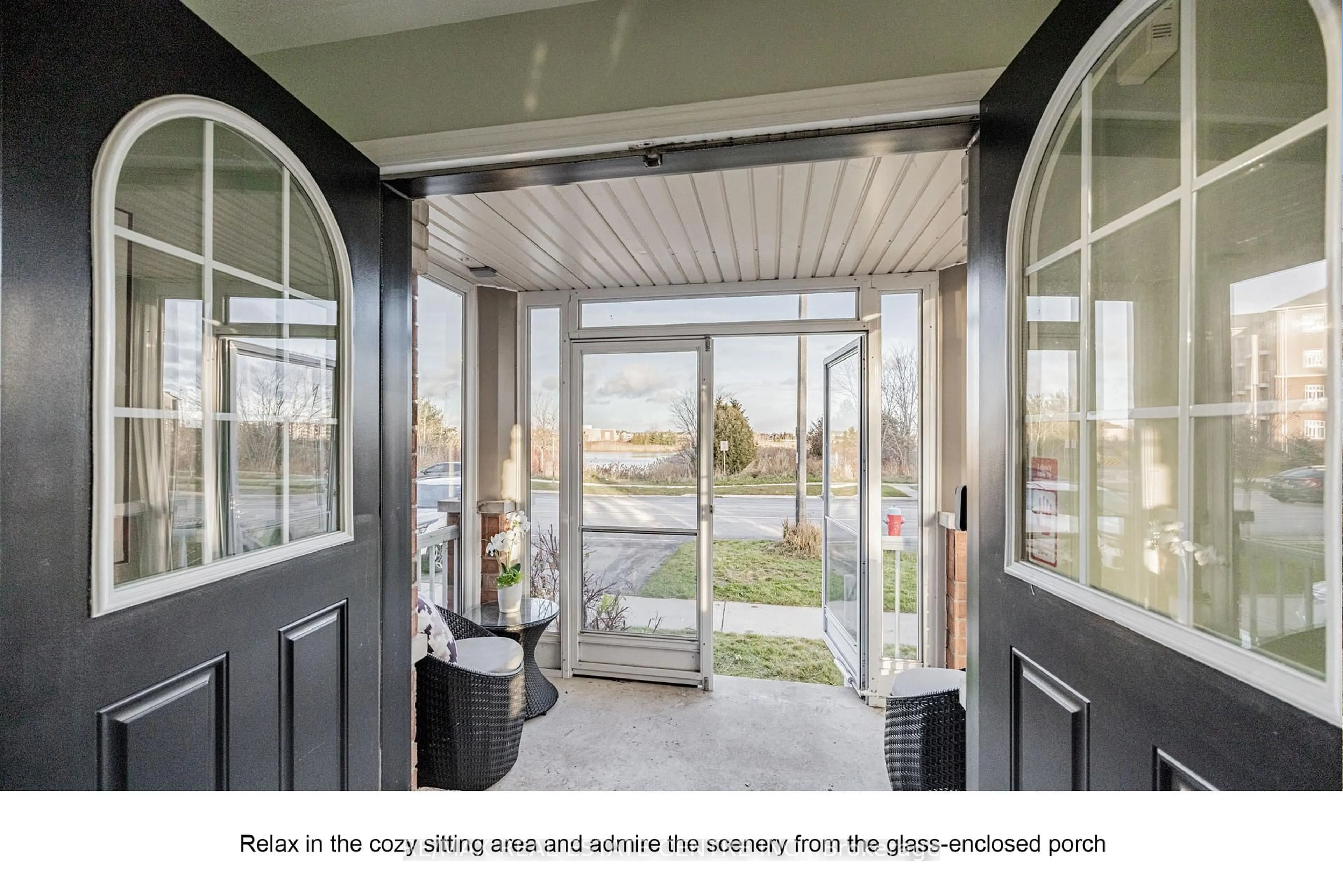 Indoor entryway for 1361 Costigan Rd, Milton Ontario L9T 0Y7