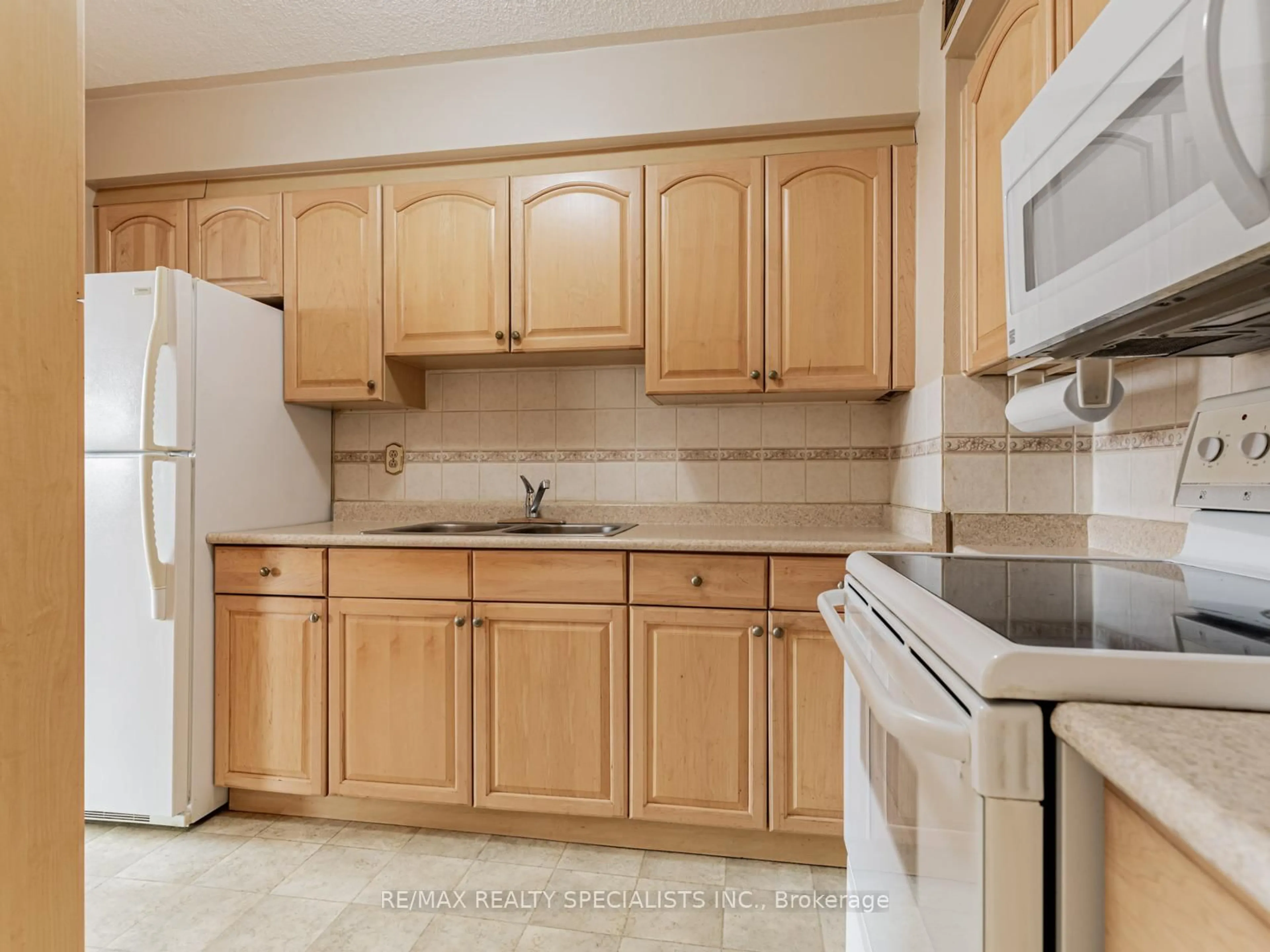 Standard kitchen, unknown for 151 La Rose Ave #401, Toronto Ontario M9P 1B3
